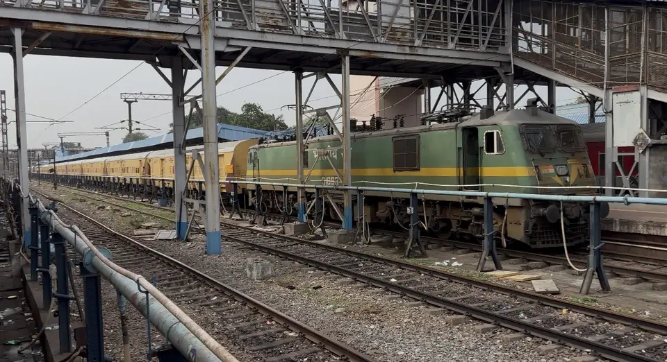 07215 VSKP BZA JANASADHARAN SPL train
