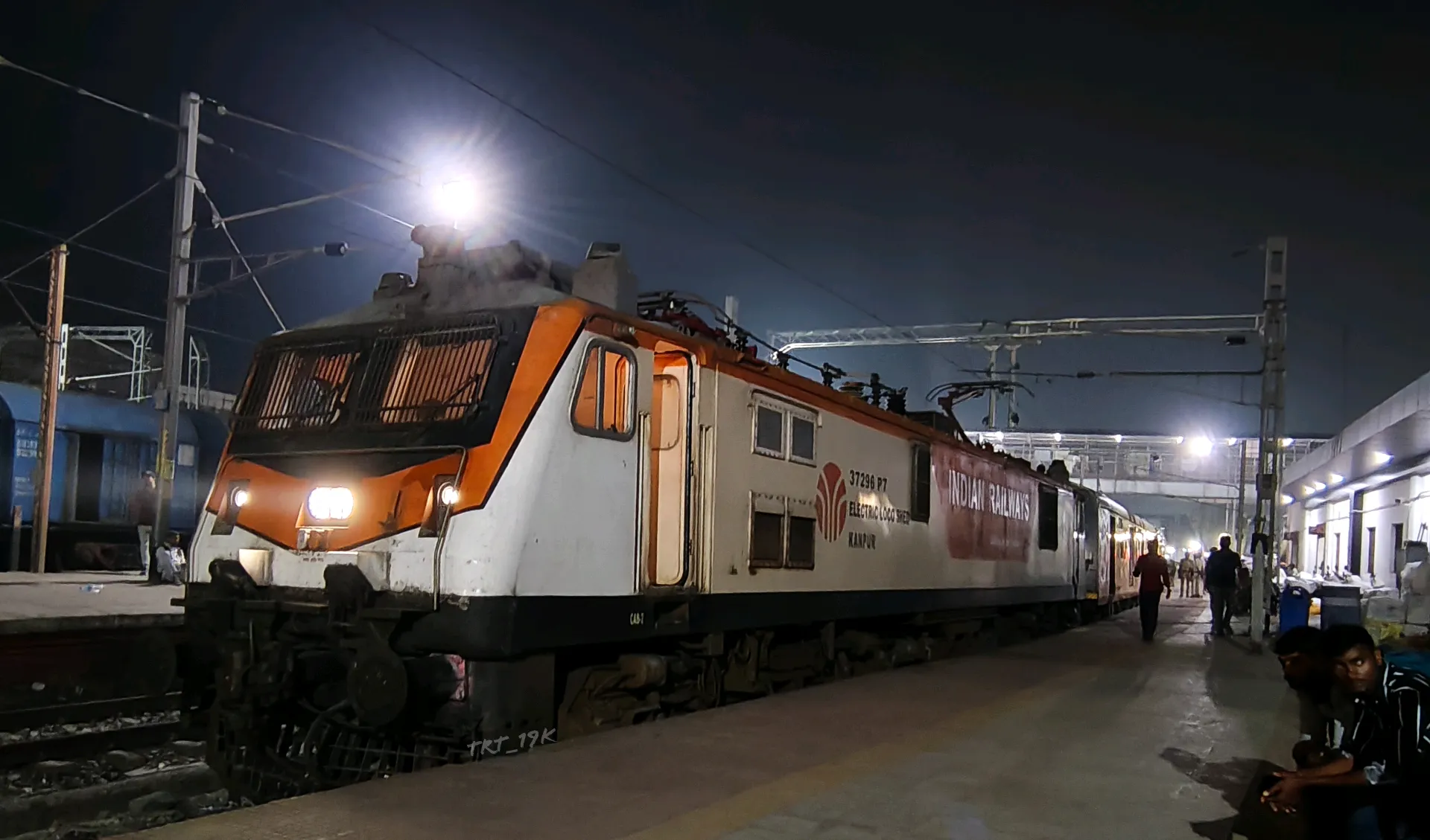 15043 Lucknow Jn. - Kathgodam Express photo 2