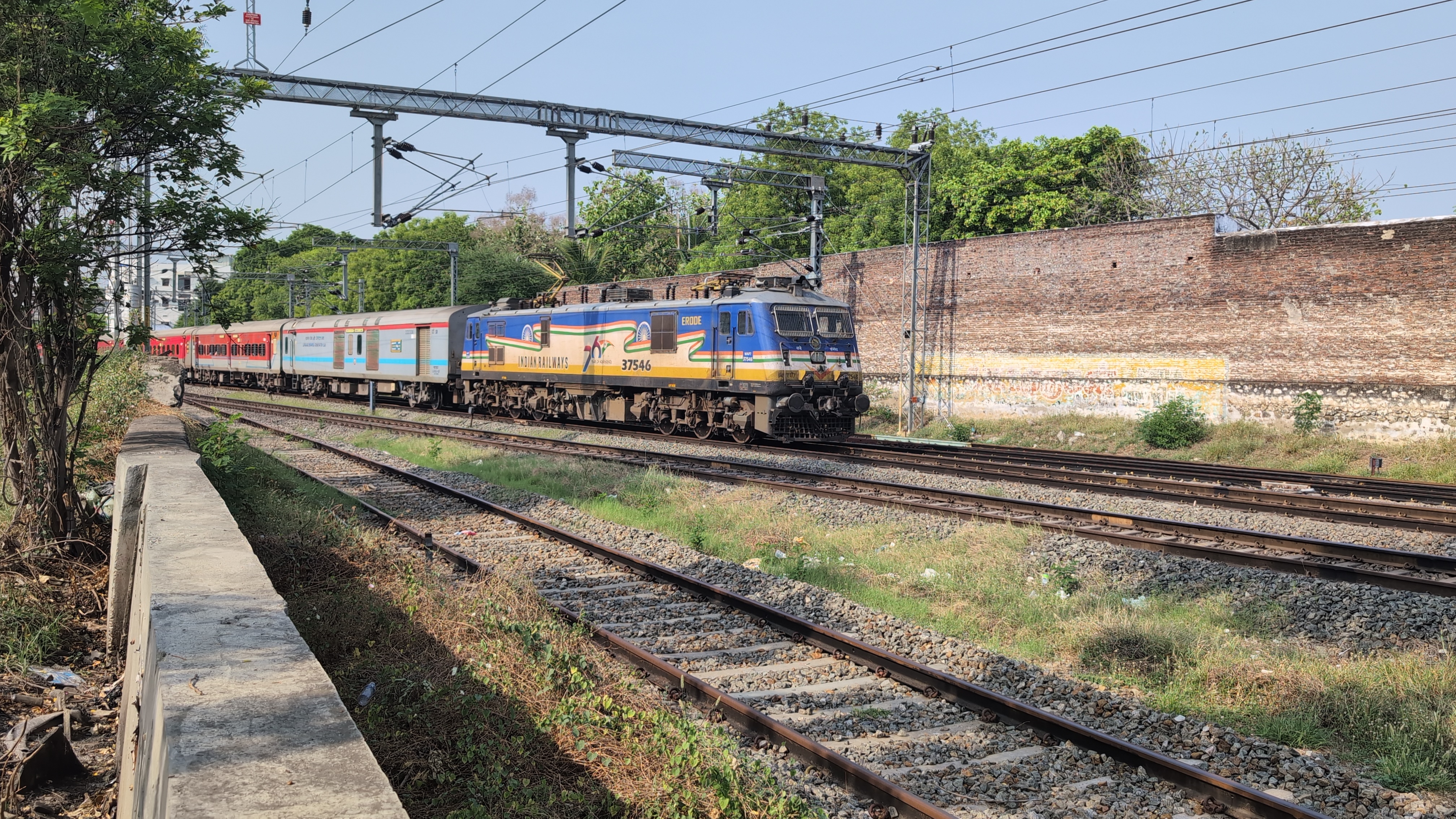 22969 Okha - Banaras SF Express photo 7