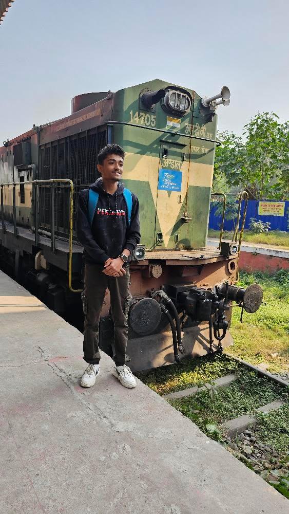 31542 Shantipur - Sealdah Local photo 5