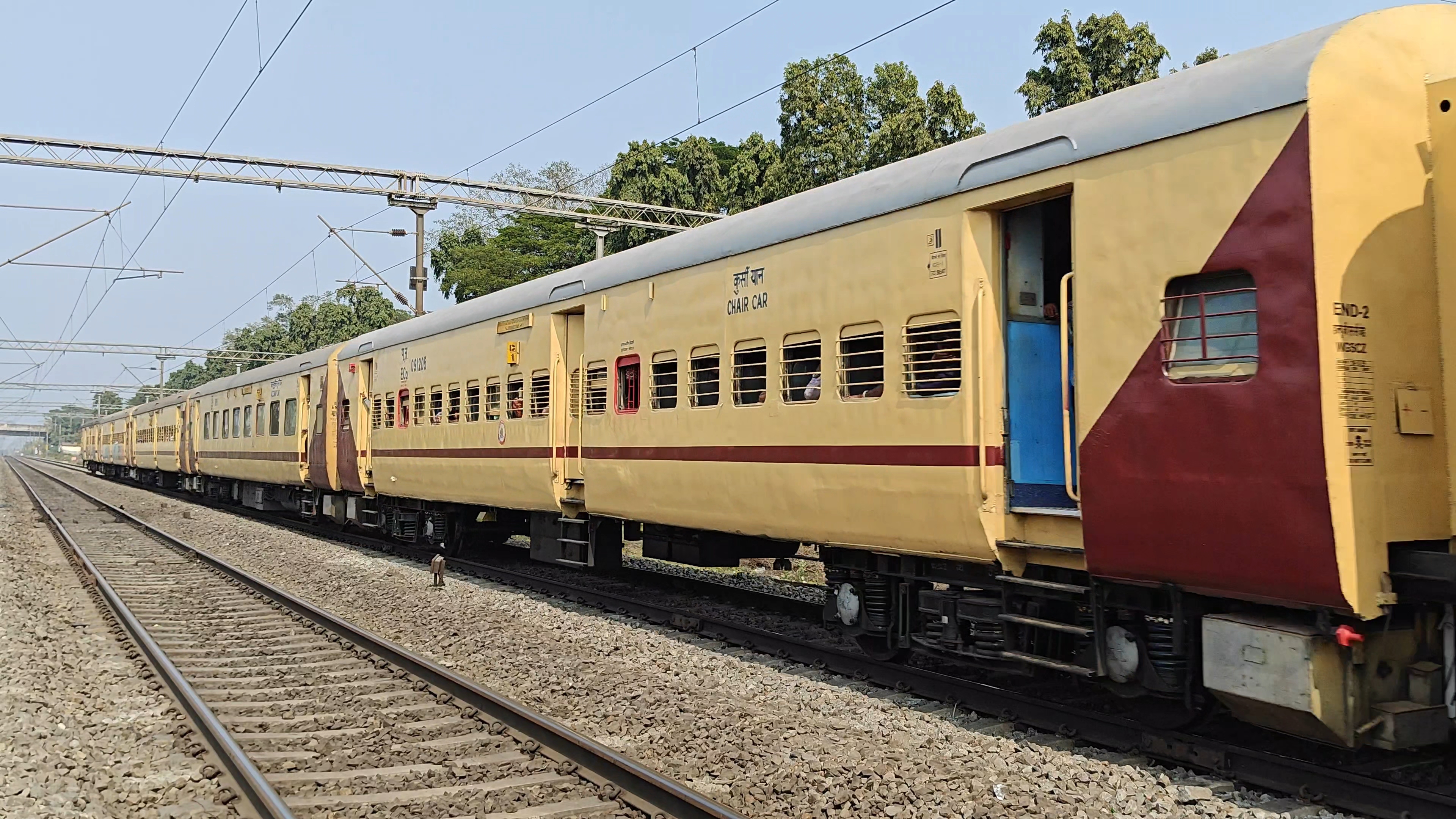 09569 Rajkot - Barauni Special Fare AC Festival Special photo 1