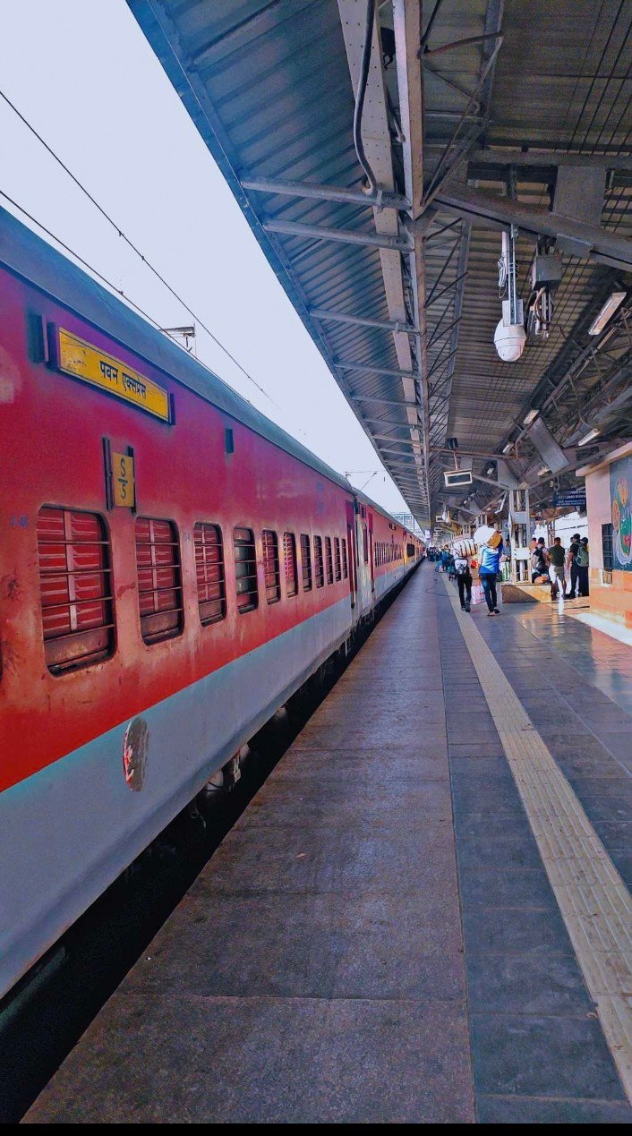 11061 Pawan Express photo 6