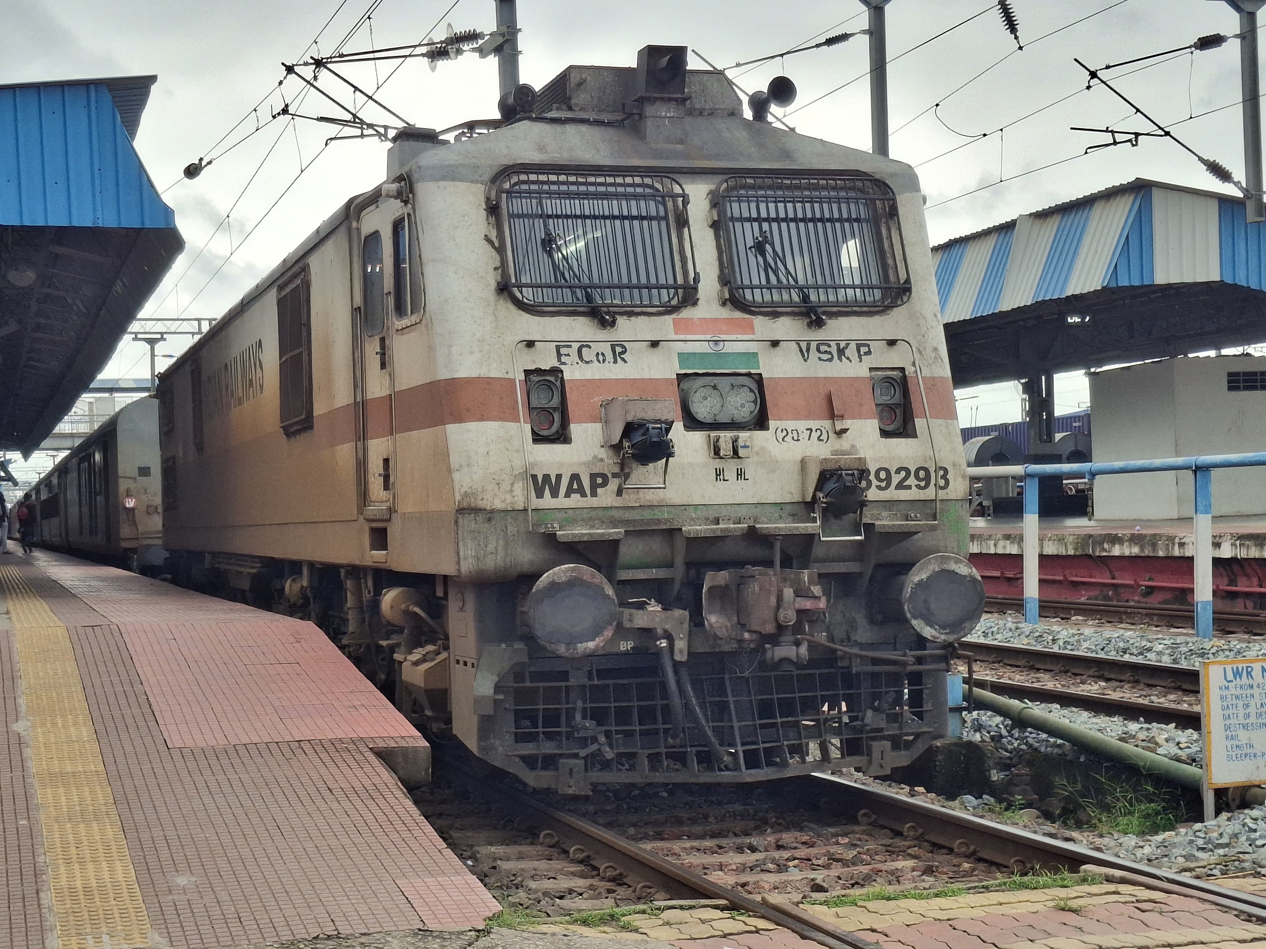 08335 Sambalpur - Bengaluru Cantt. Special Fare Special photo 3