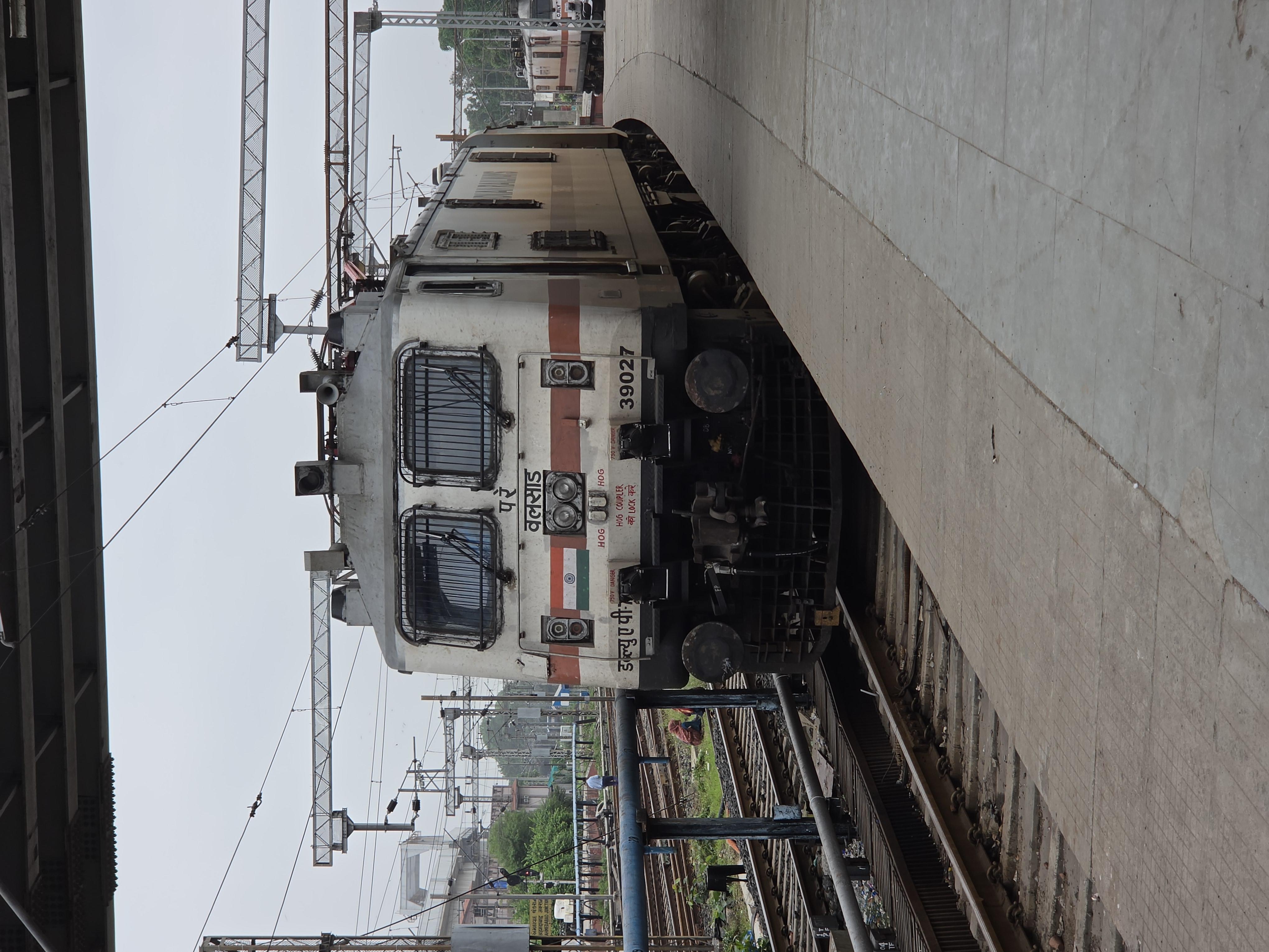 19033 Gujarat Queen photo 3
