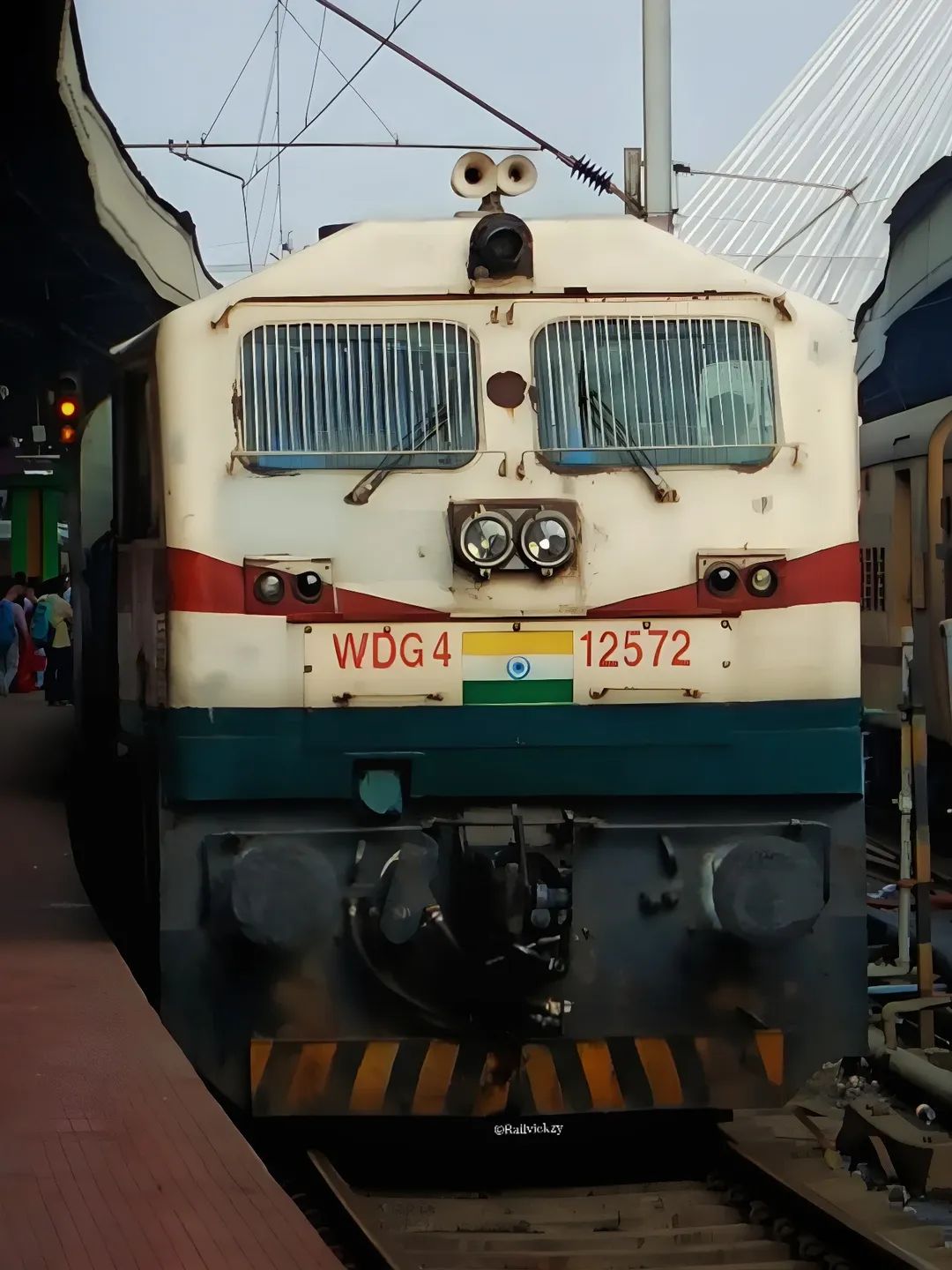 09730 Bandra Terminus - Durgapura (Jaipur) Special Fare SF Special photo 3