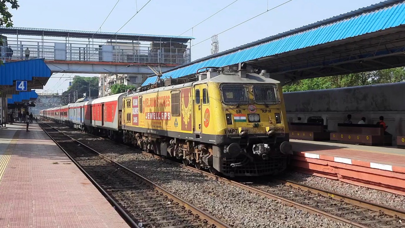 32231 Sealdah - Dankuni Local photo 8