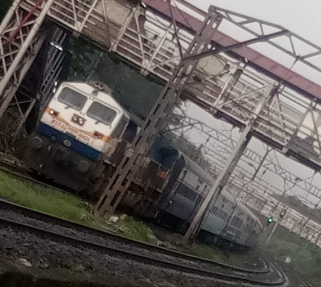 20935 Gandhidham - Indore Weekly SF Express photo 2