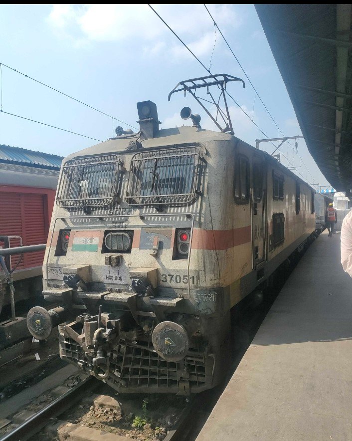 11061 Pawan Express photo 5