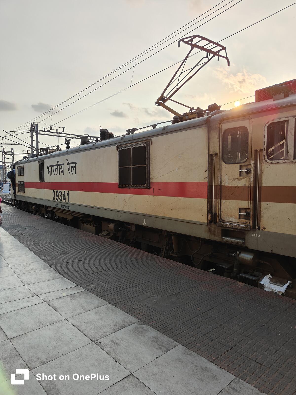 12795 Vijayawada - Lingampalli InterCity Express photo 1