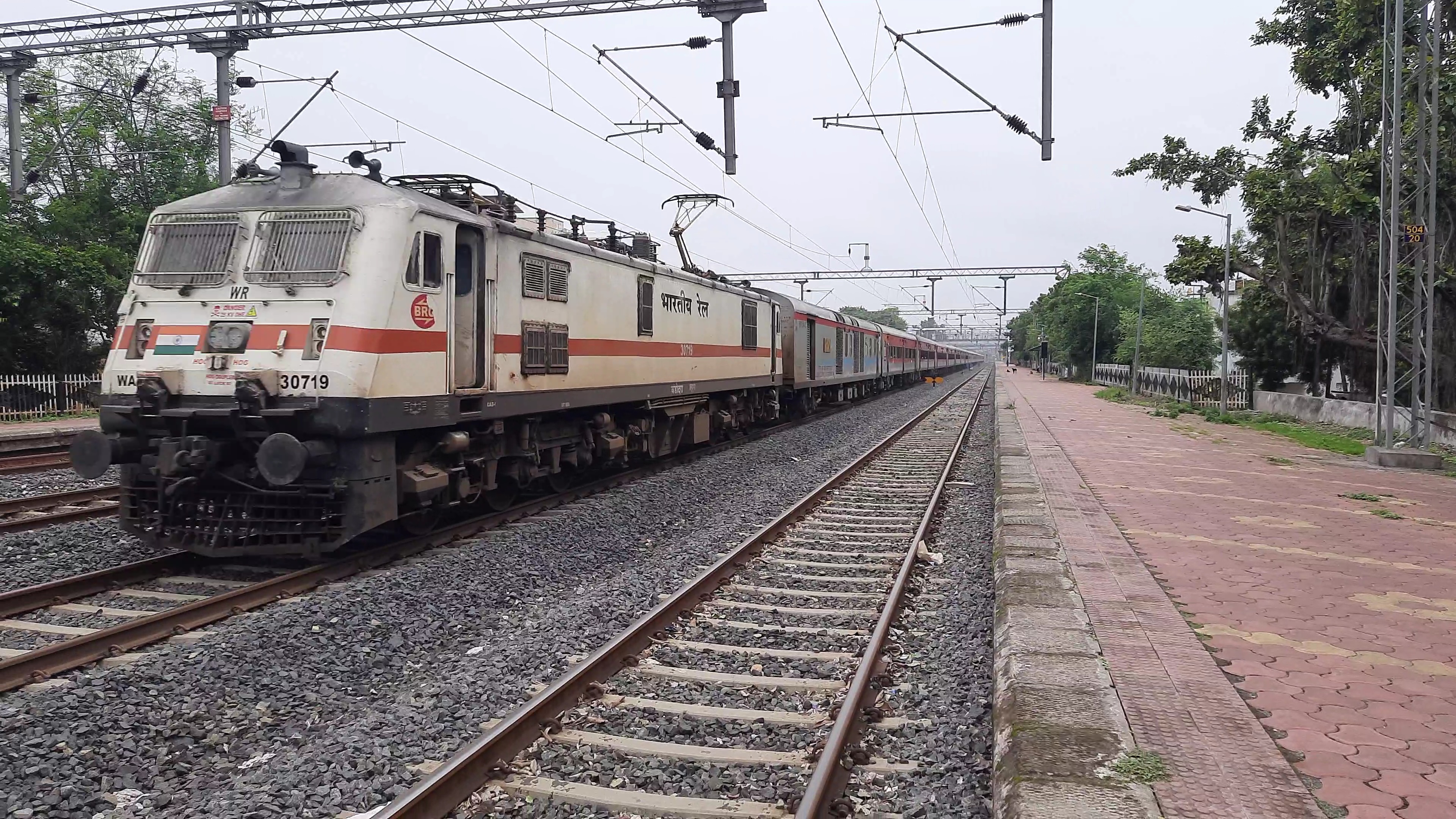 19305 Dr. Ambedkar Nagar - Kamakhya Weekly Express photo 2