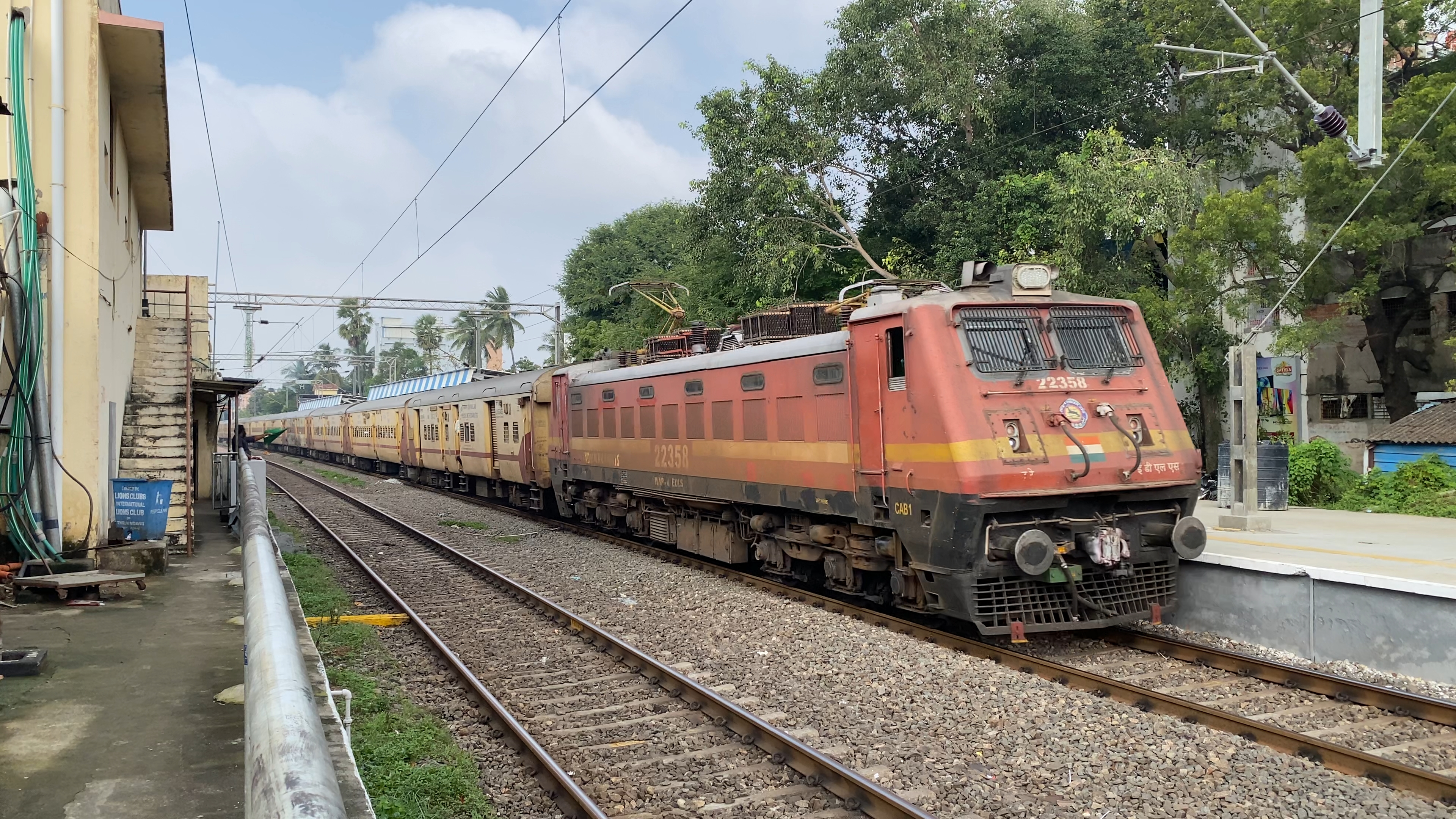 16203 M.G.R Chennai Central - Tirupati Express photo 1
