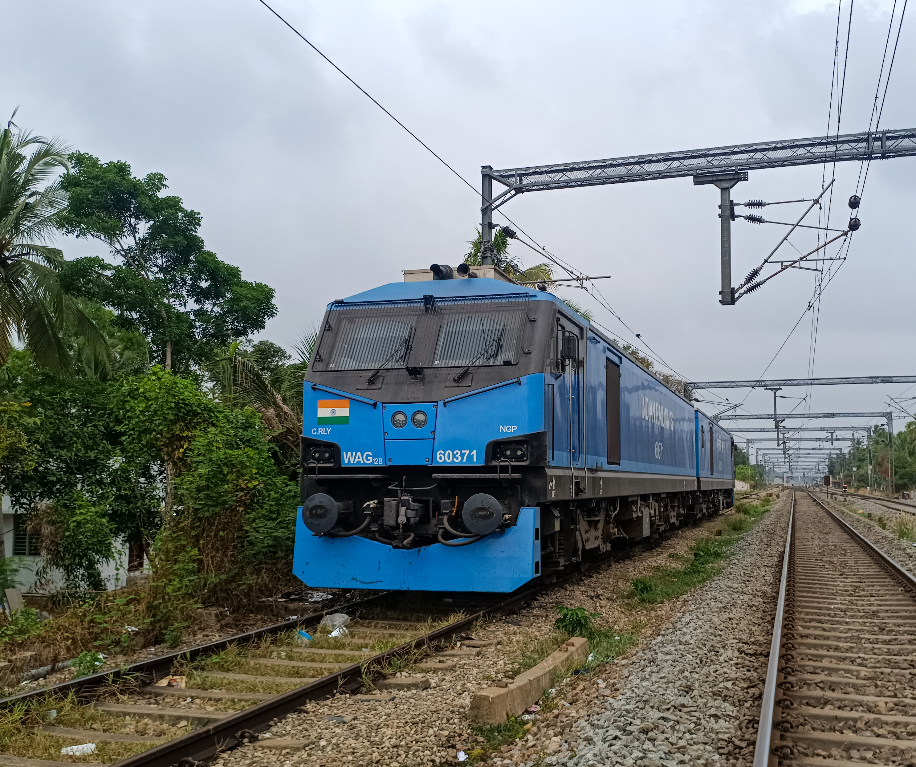31524 Shantipur - Sealdah Local photo 5