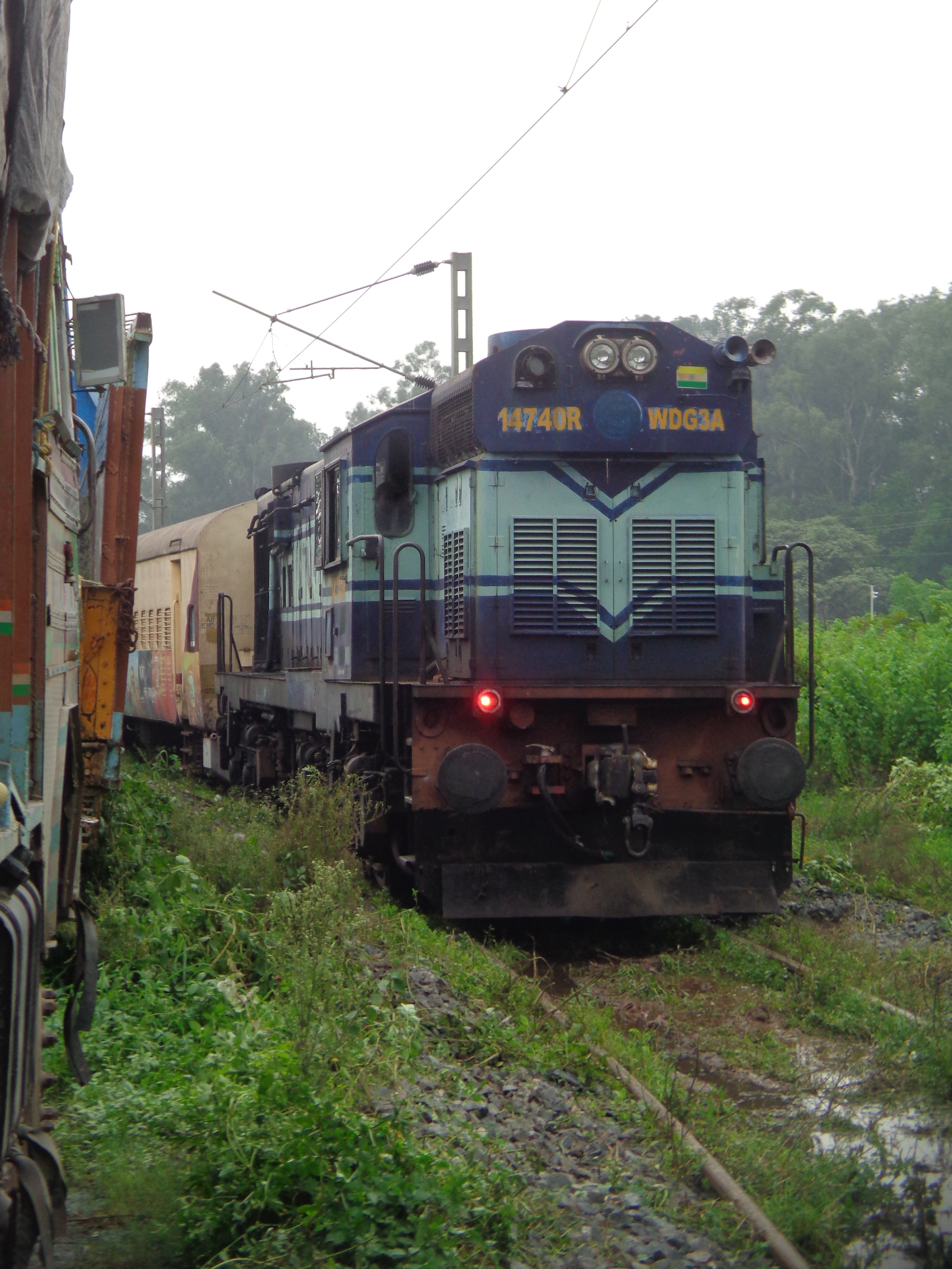 20936 Indore - Gandhidham Weekly SF Express photo 1