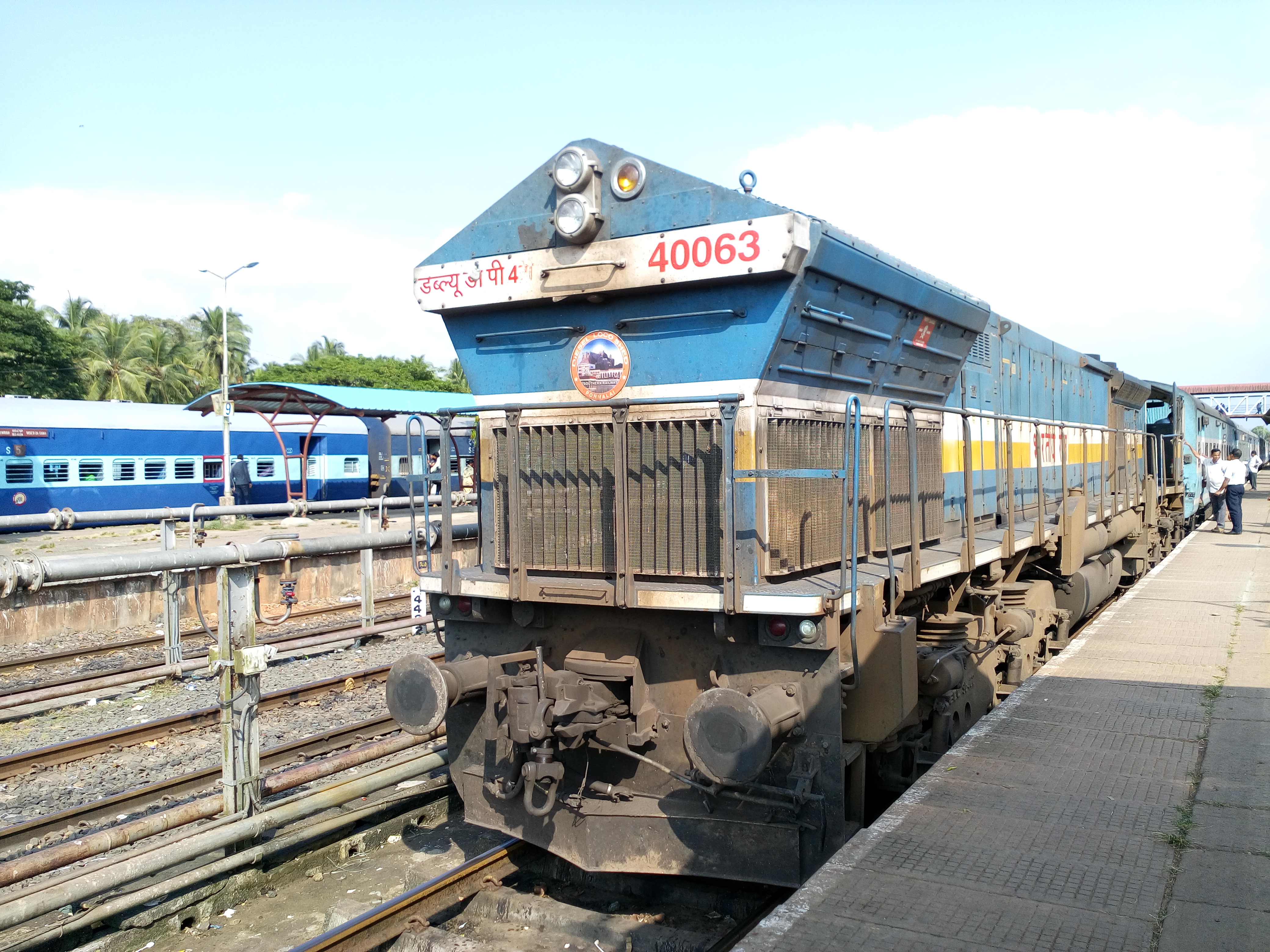63256 Gaya - Patna MEMU photo 3