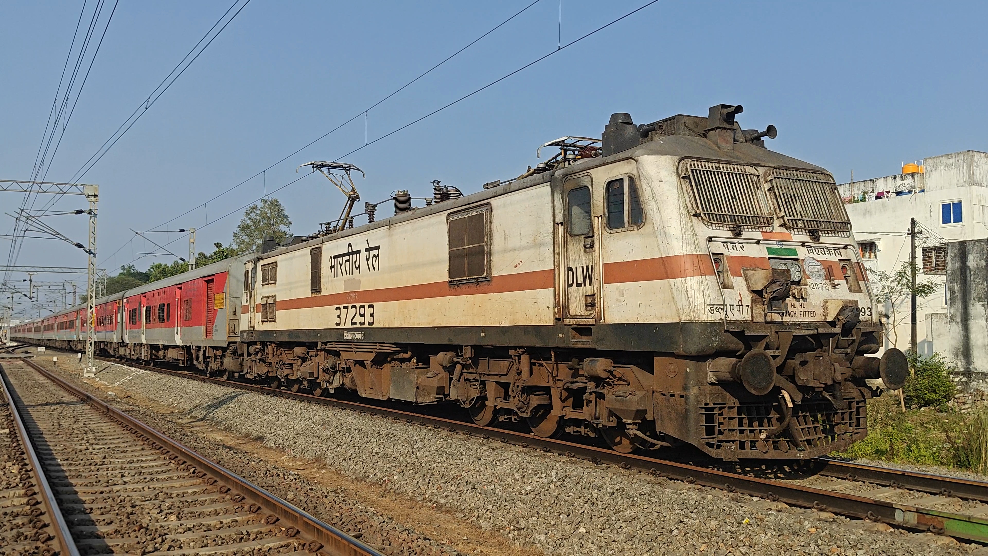 12981 Khatipura (Jaipur) - Asarva (Ahmedabad) SF Express photo 1