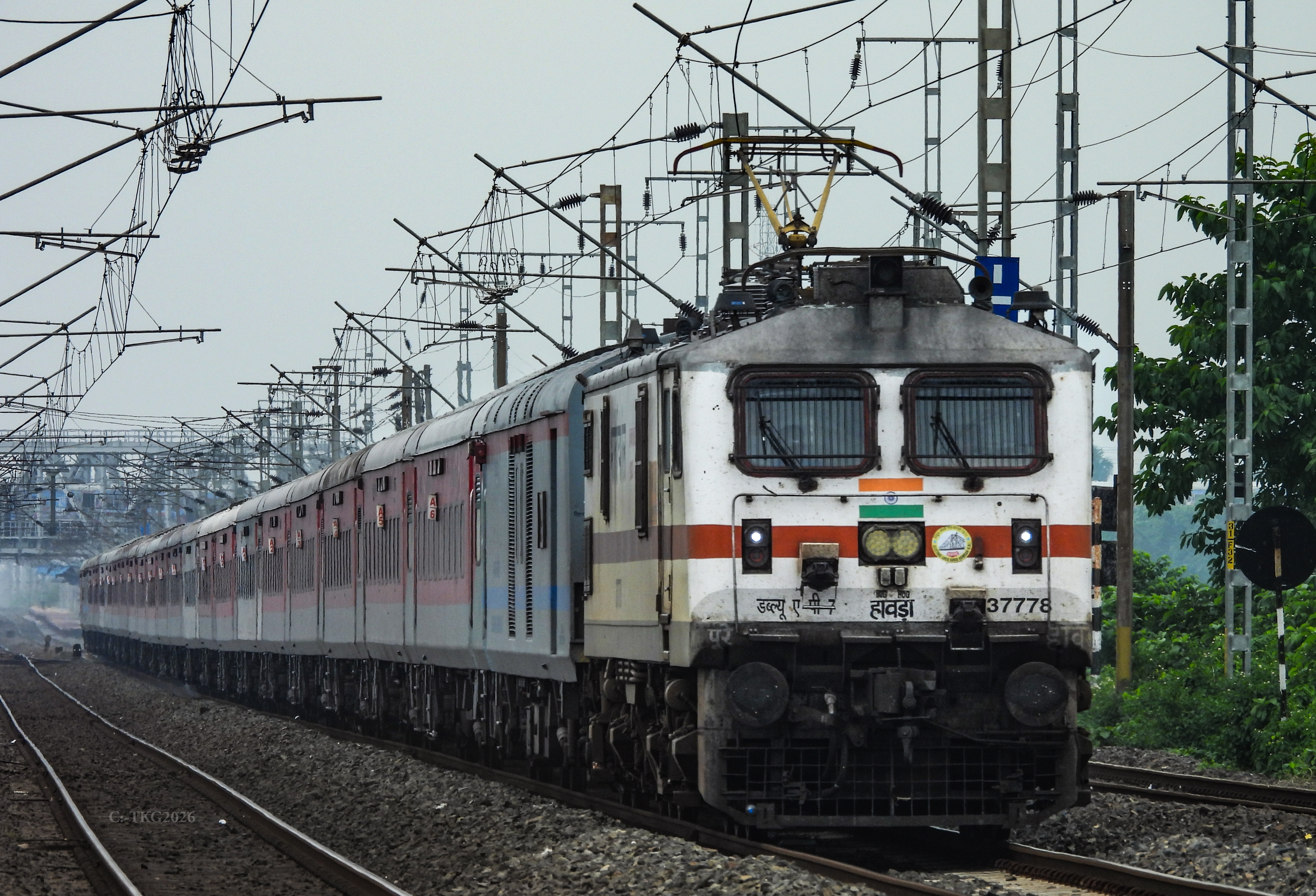 18205 Durg - Nautanwa Express (via Ayodhya Cantt.) photo 7