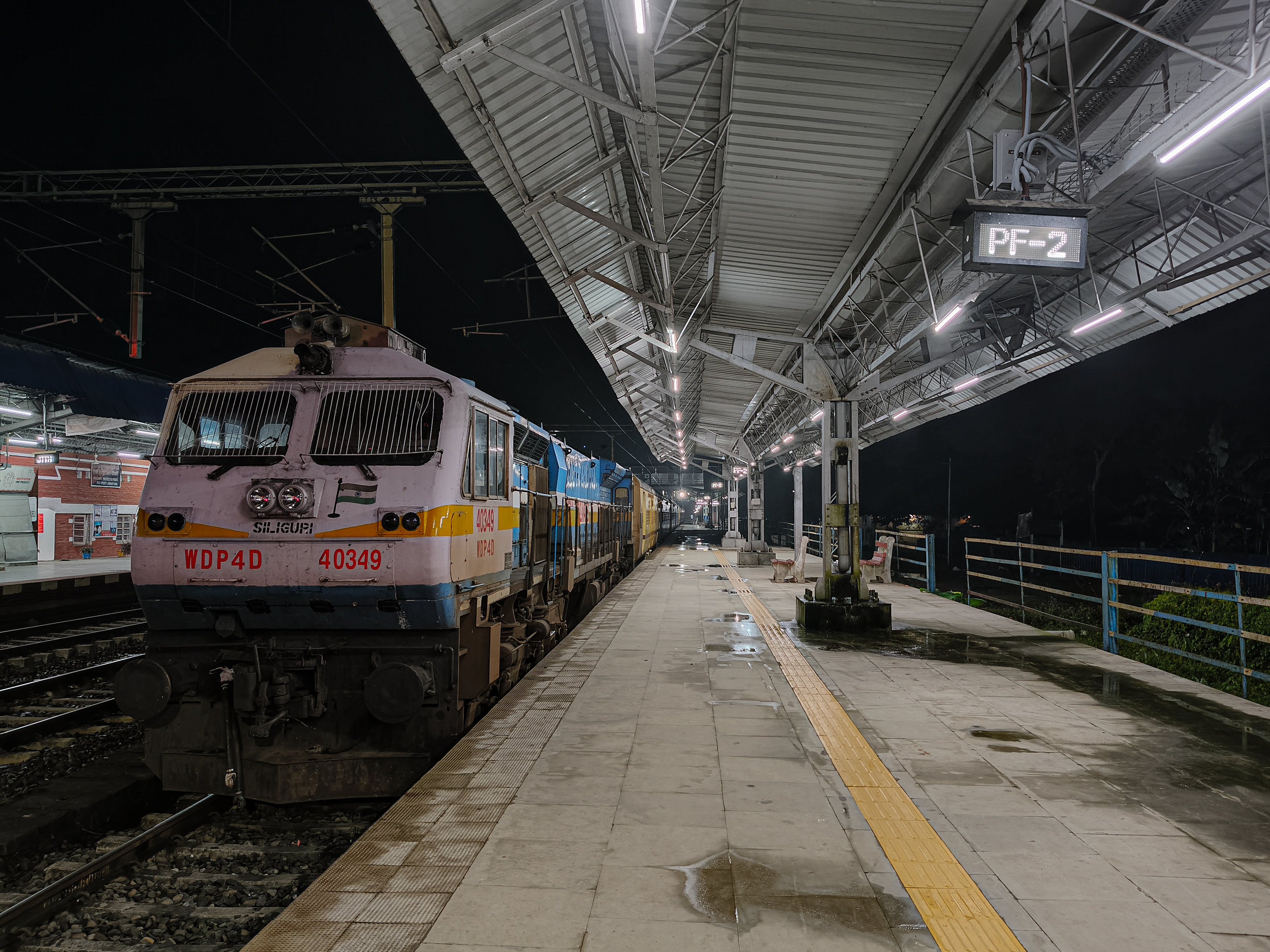 43820 Tiruttani - Chennai Beach EMU photo 4