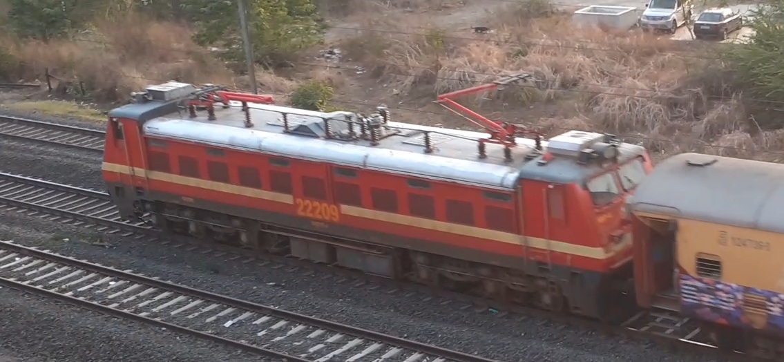 12906 Shalimar - Porbandar SF Express photo 1