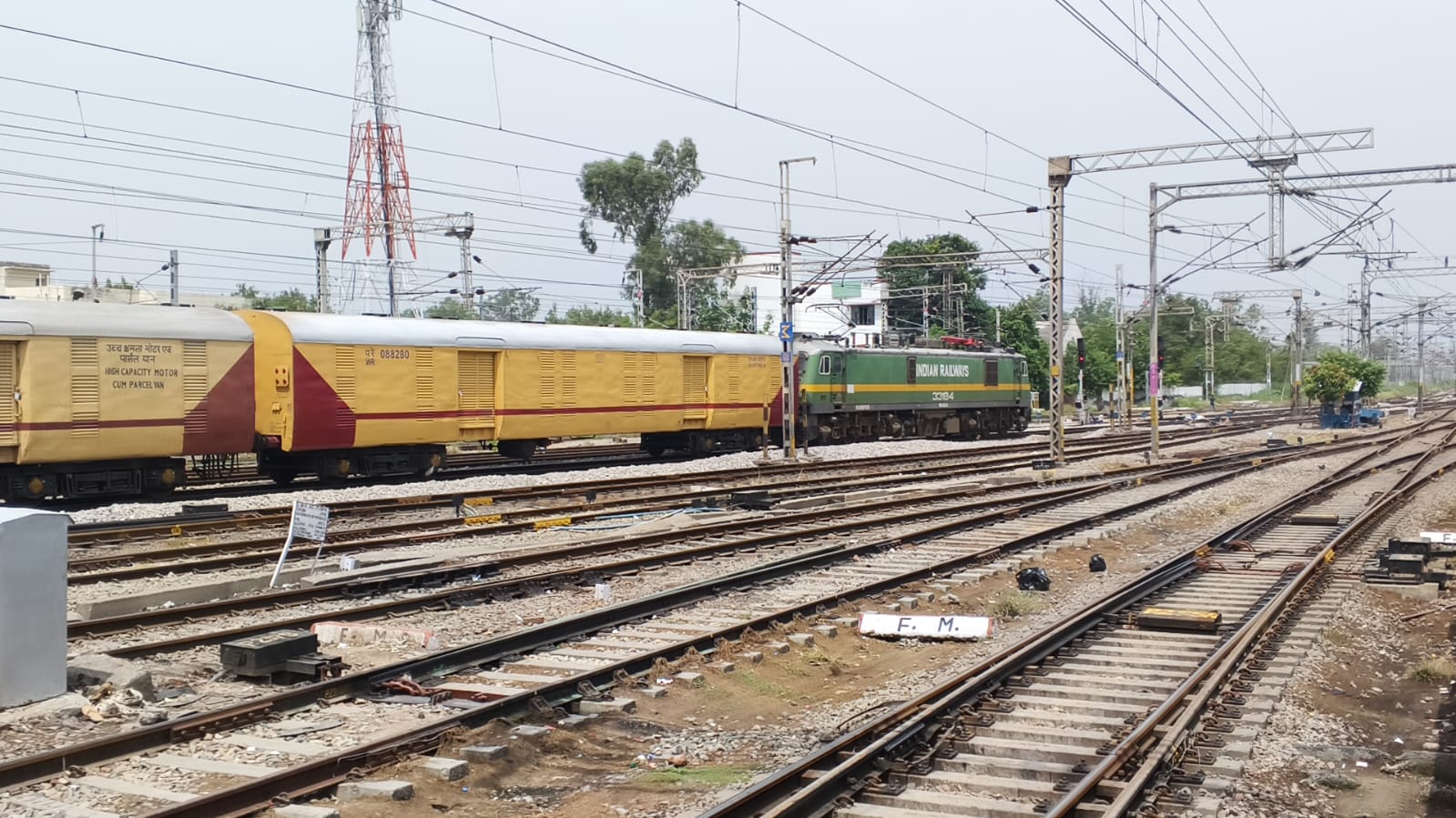 22169 Rani Kamalapati - Santragachi Humsafar Express photo 4