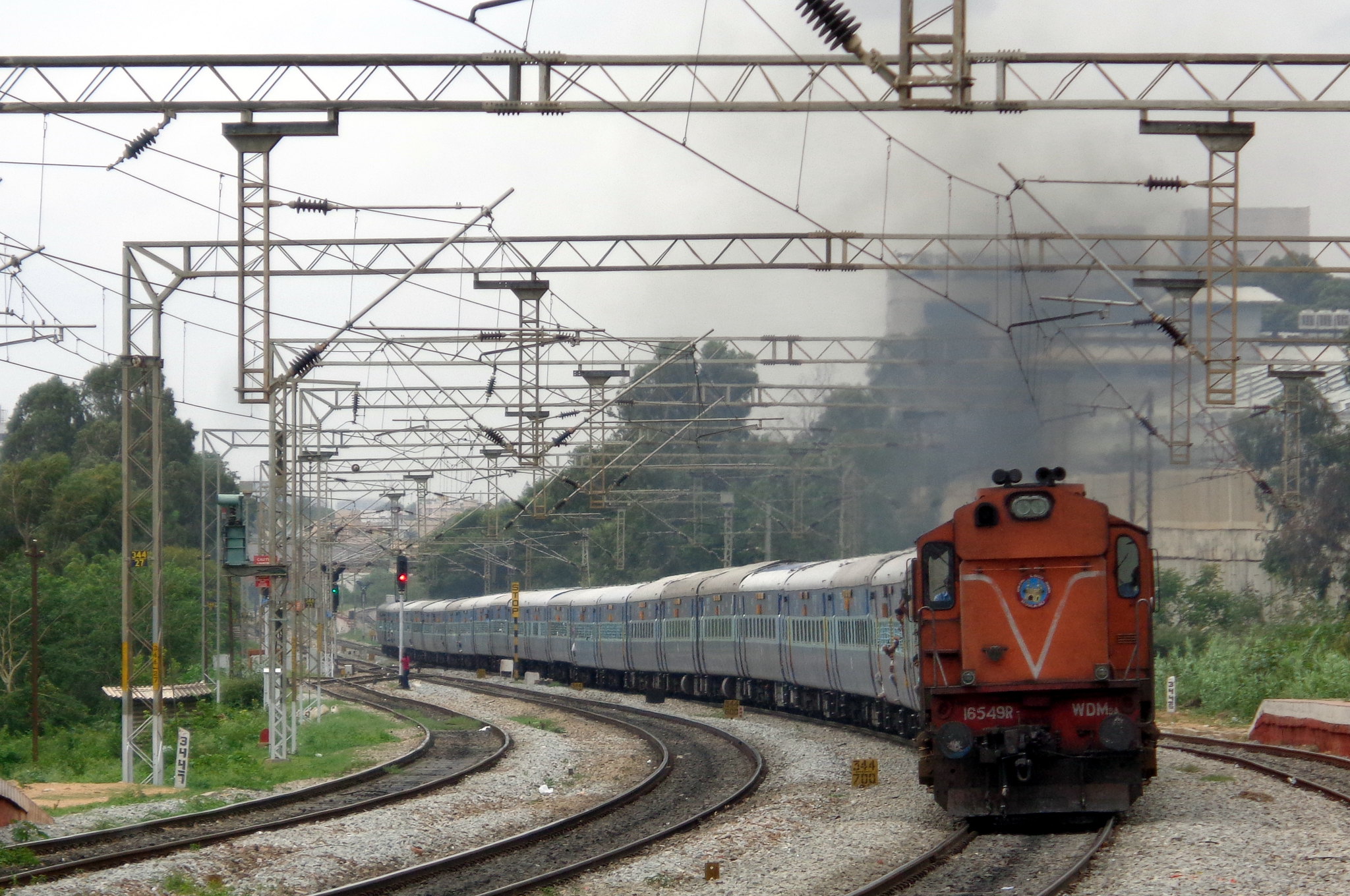 12627 Karnataka Express photo 1