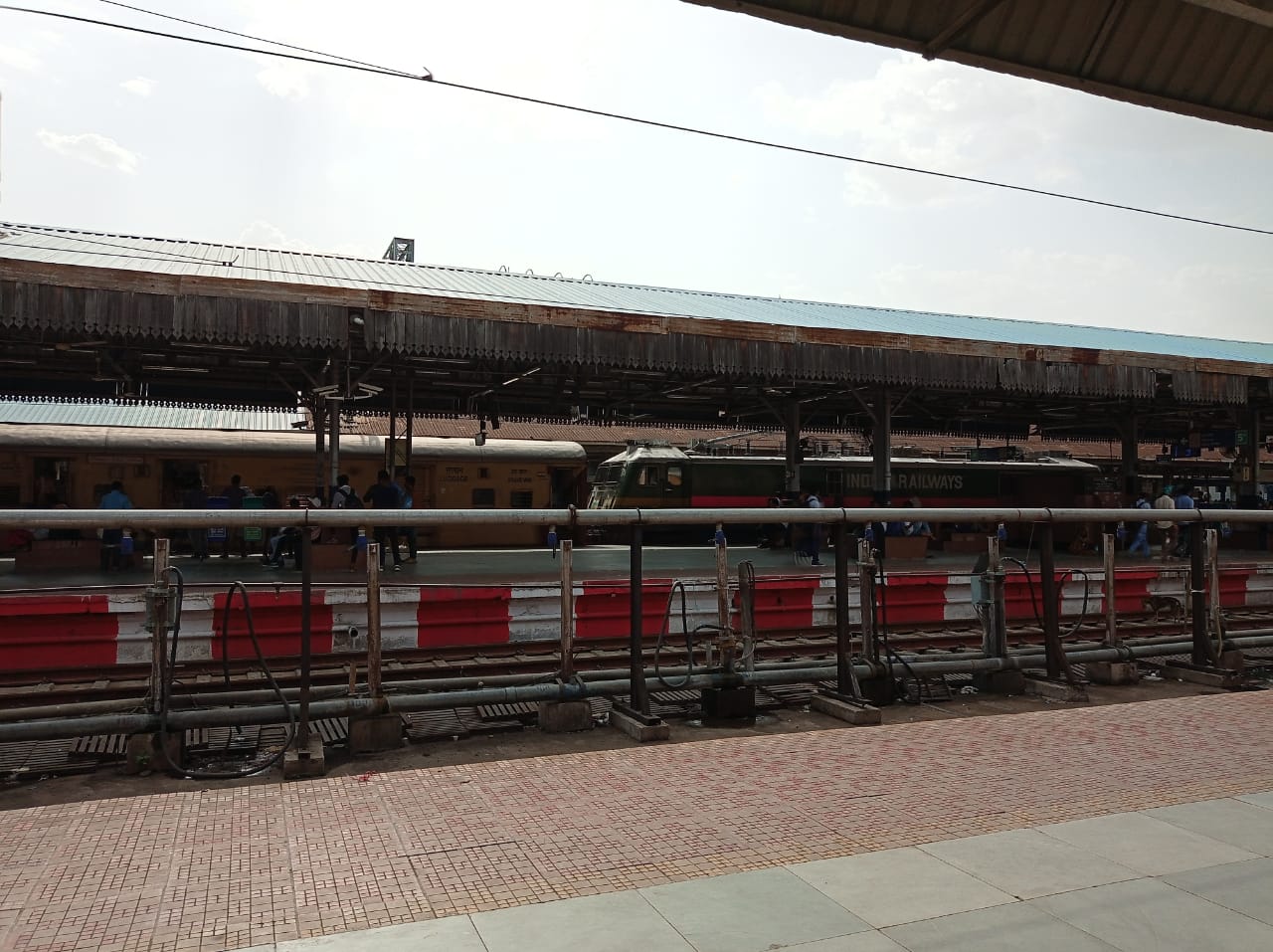 11039 Maharashtra Express photo 3