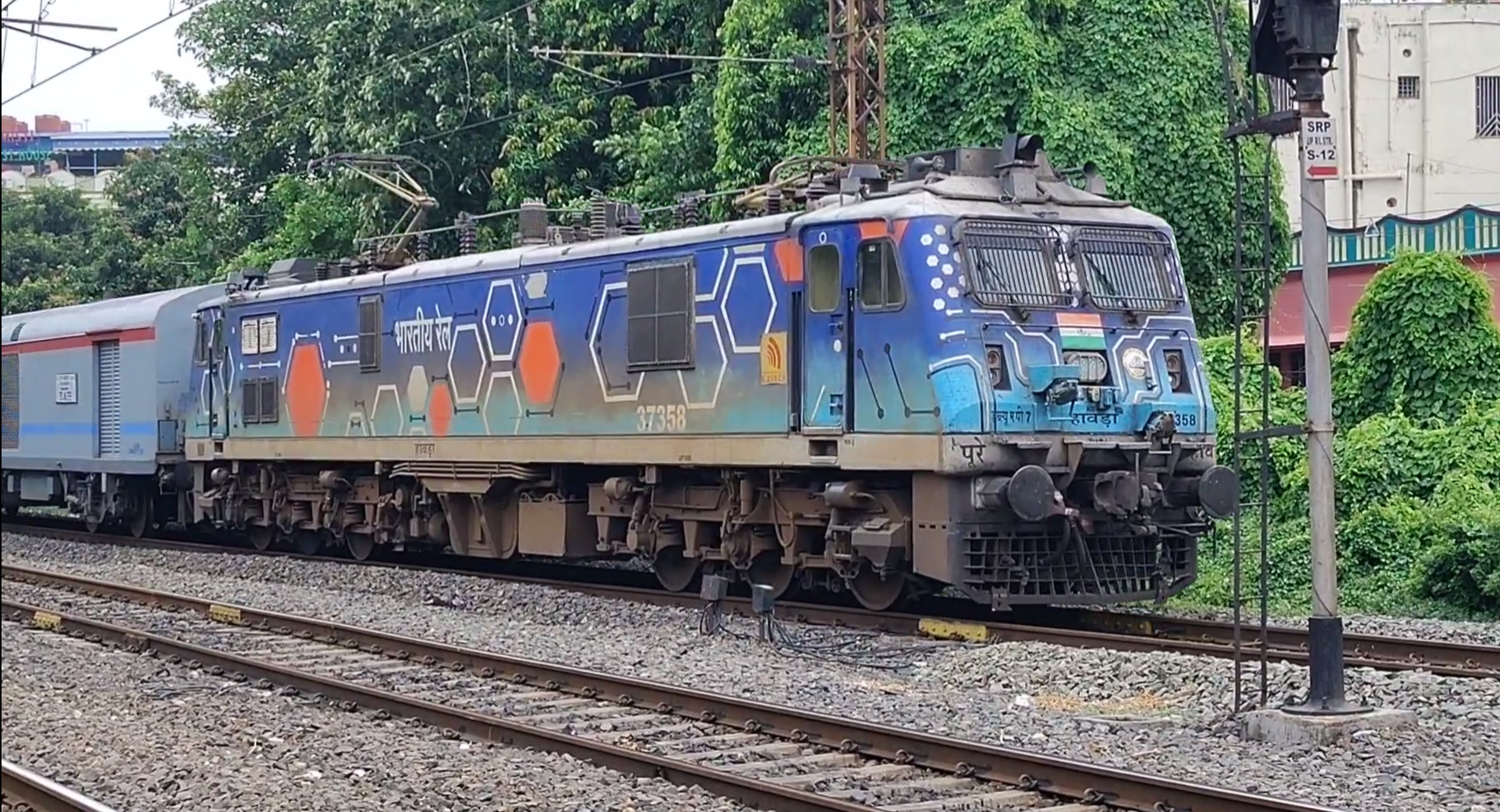 19109 Kota - Deeg MEMU Express photo 8