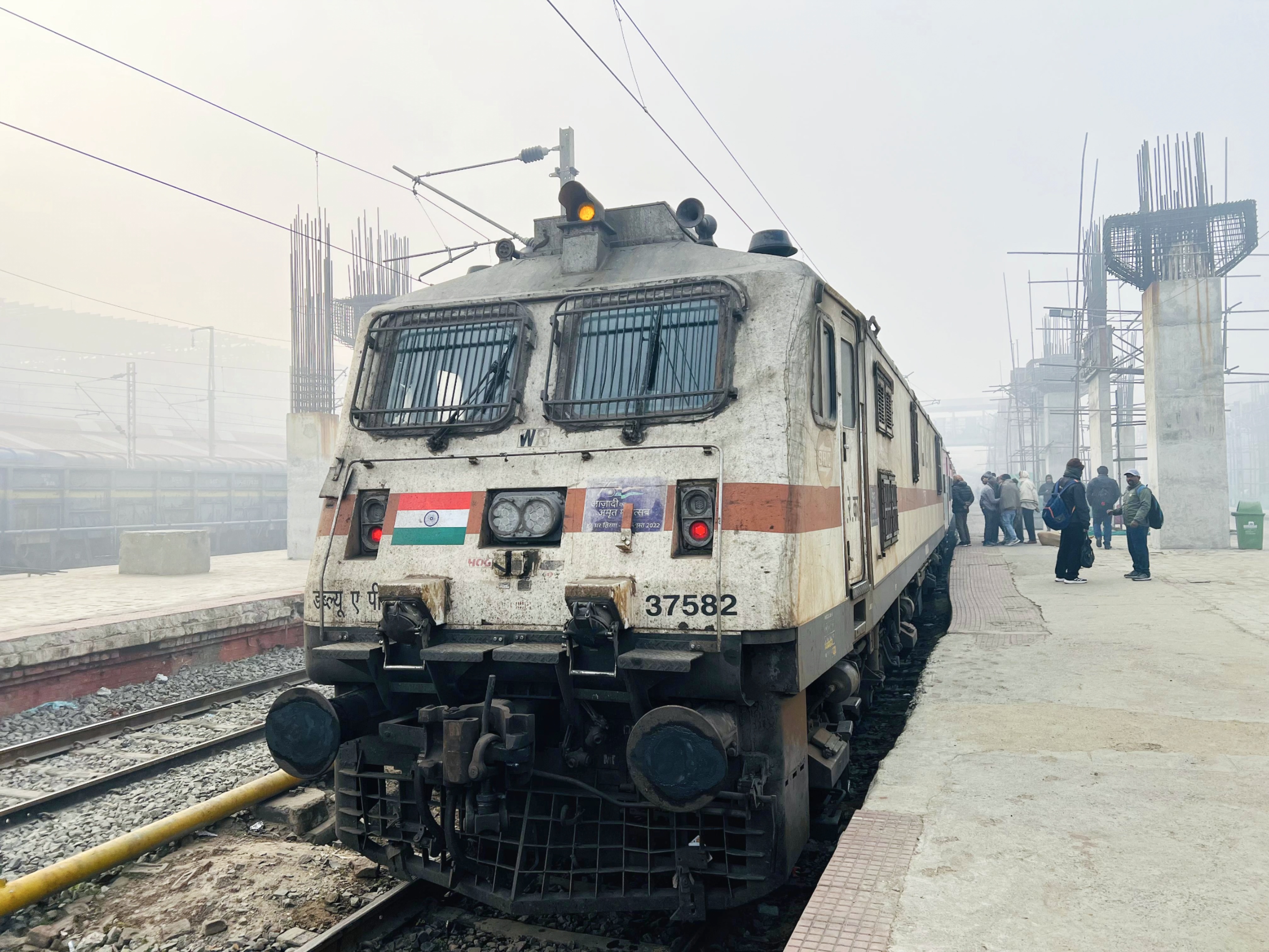 96651 TL63 / Mumbai CSMT - Titvala Slow Local photo 7