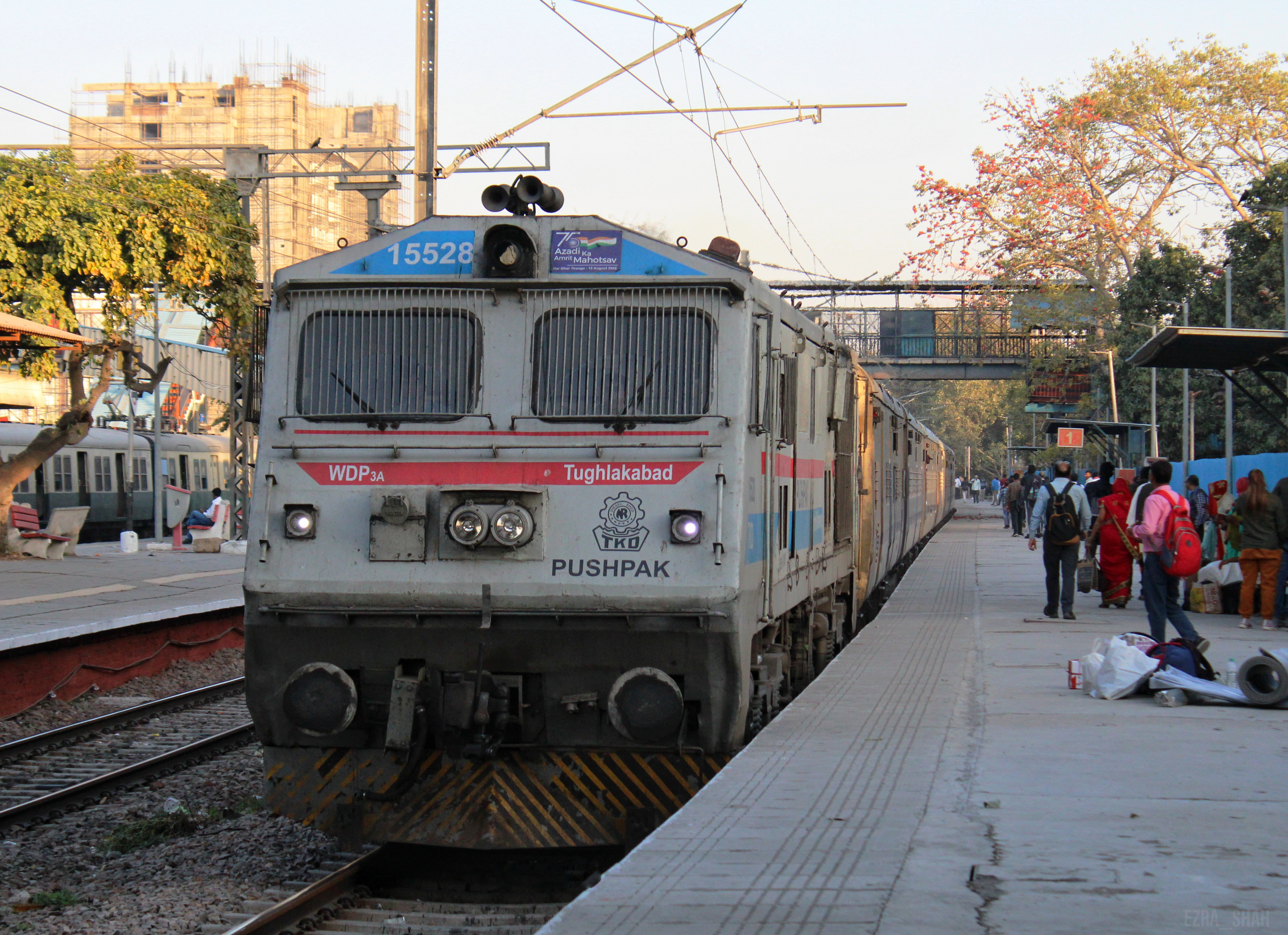 14737 Bhiwani - Tilak Bridge Express photo 7