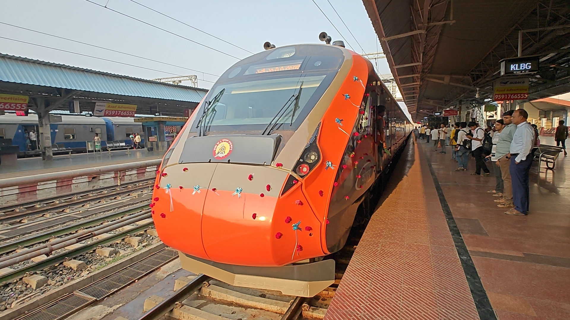 08525 Visakhapatnam - Araku Special Fare Special photo 3