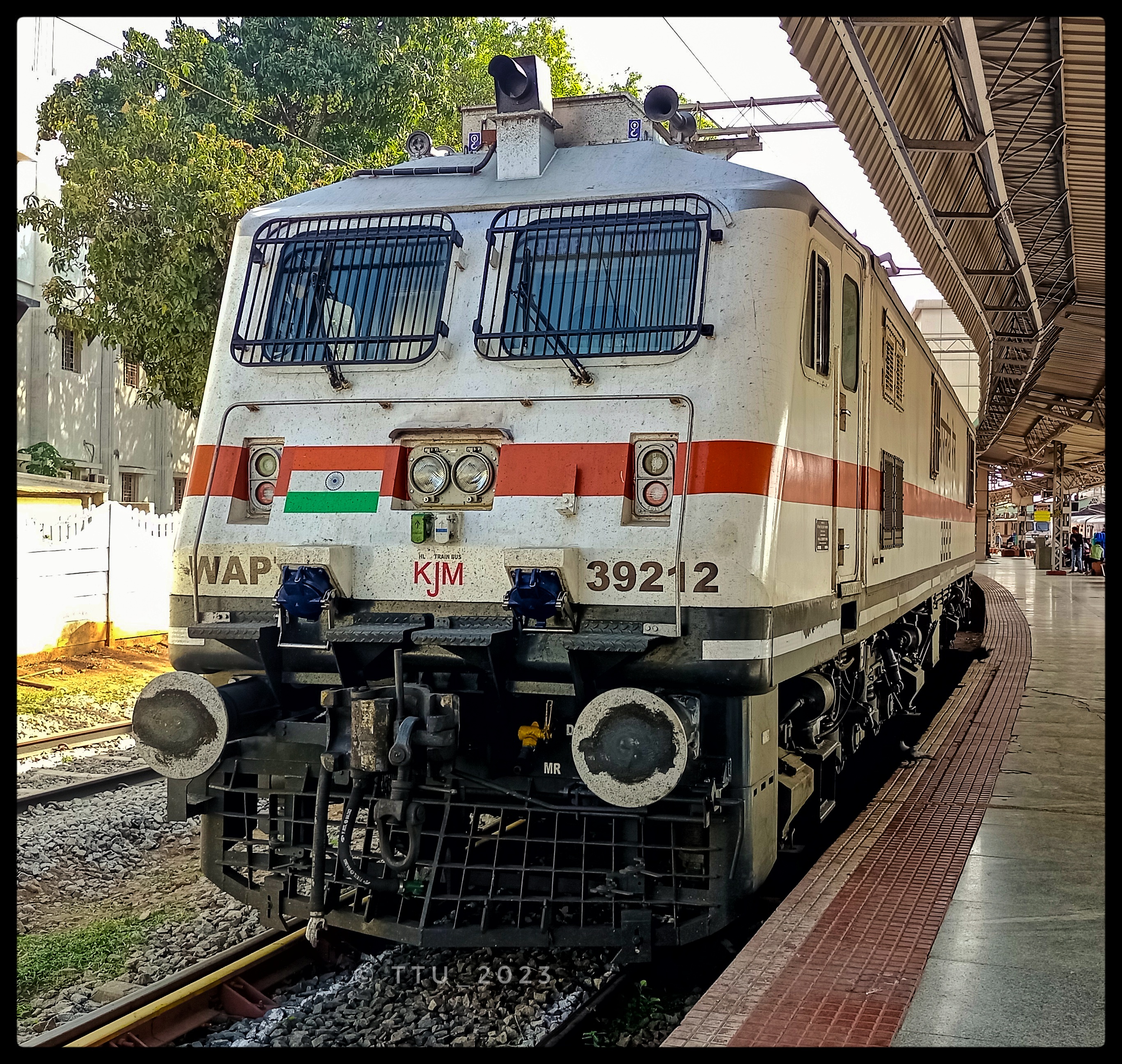 63020 Azimganj - Katwa MEMU photo 5