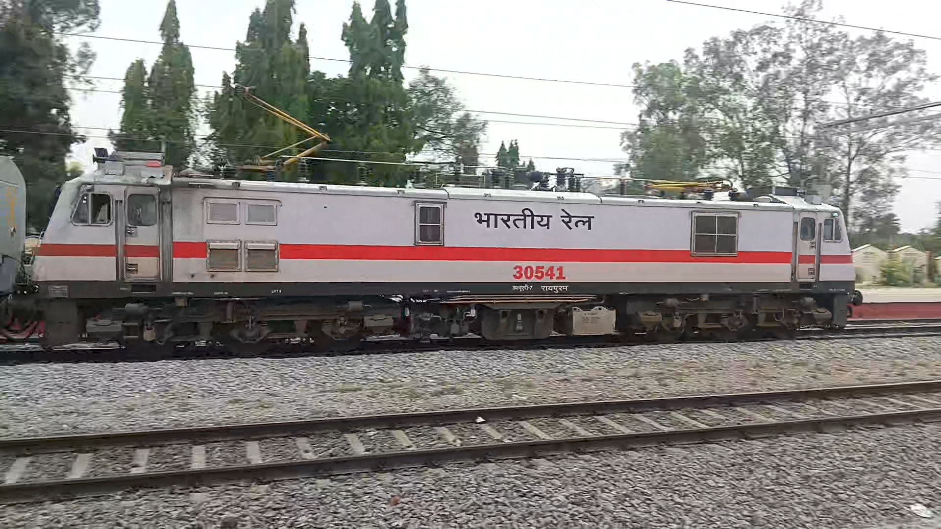 12285 Secunderabad - Hazrat Nizamuddin Duronto Express photo 1