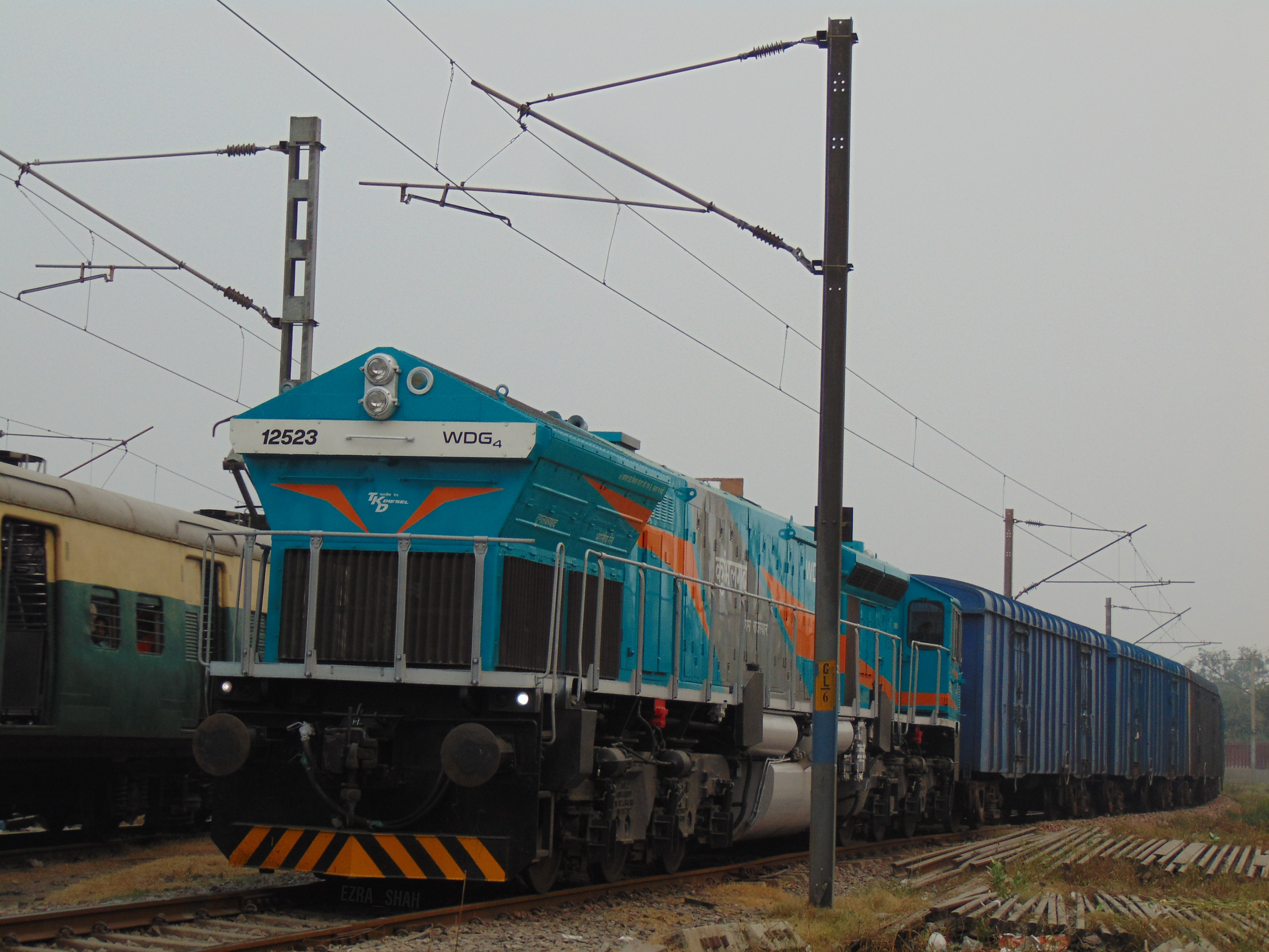 43120 Pattabiram Military Siding East Depot - Chennai Central Suburban EMU photo 5