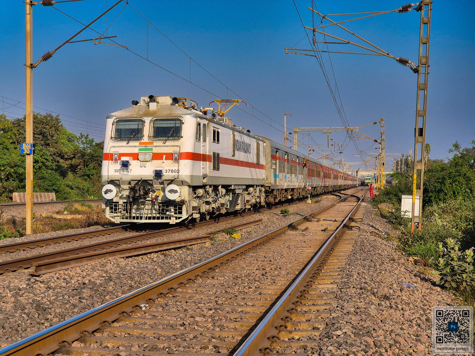 55107 Thawe - Kaptanganj Passenger photo 7