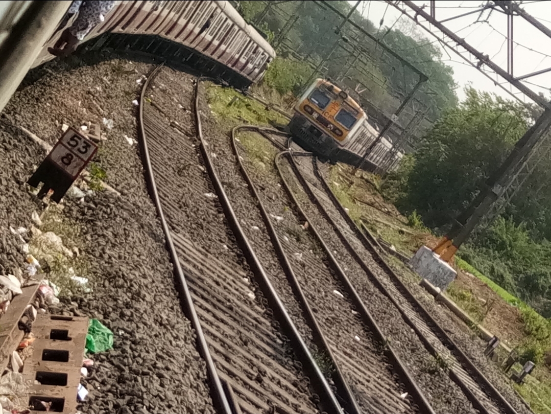 96207 TBL3 / Thane - Badlapur Slow Local photo 3