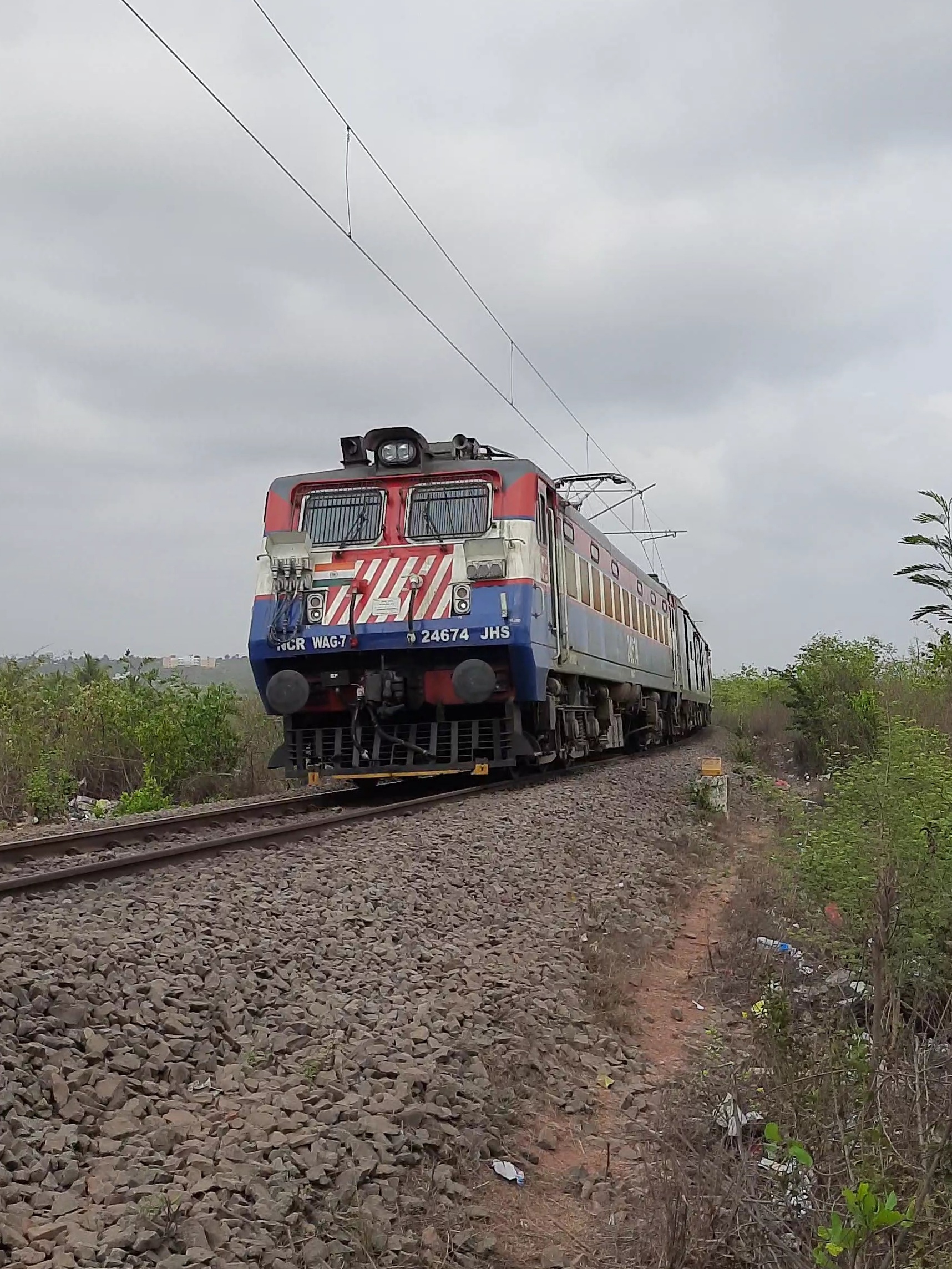 22111 Mumbai LTT - Ayodhya Cantt. Amrit Bharat Express photo 7