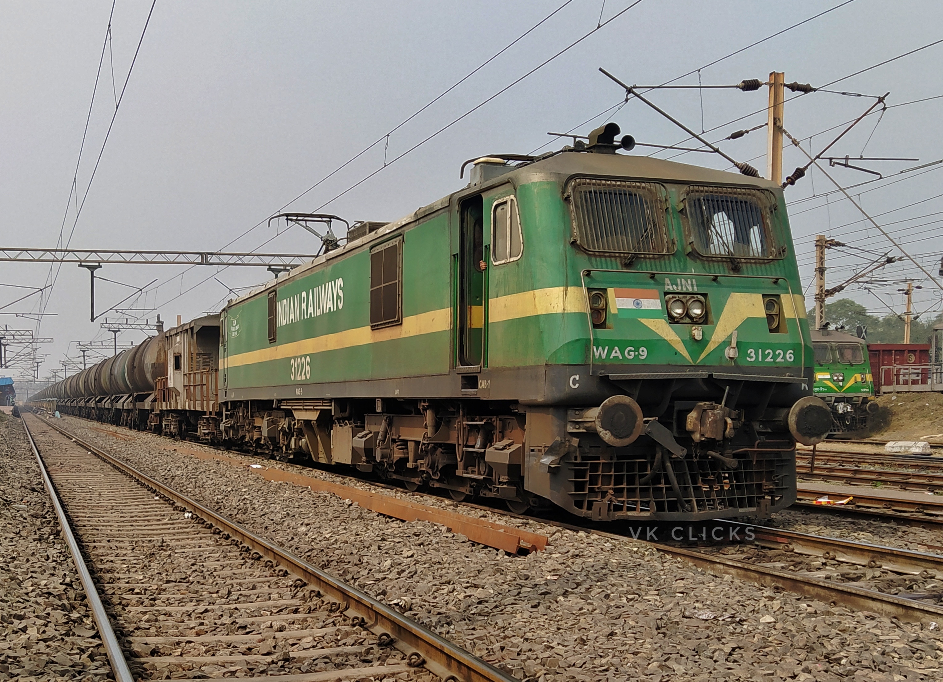 22689 Ahmedabad - Yesvantpur Weekly SF Express photo 1