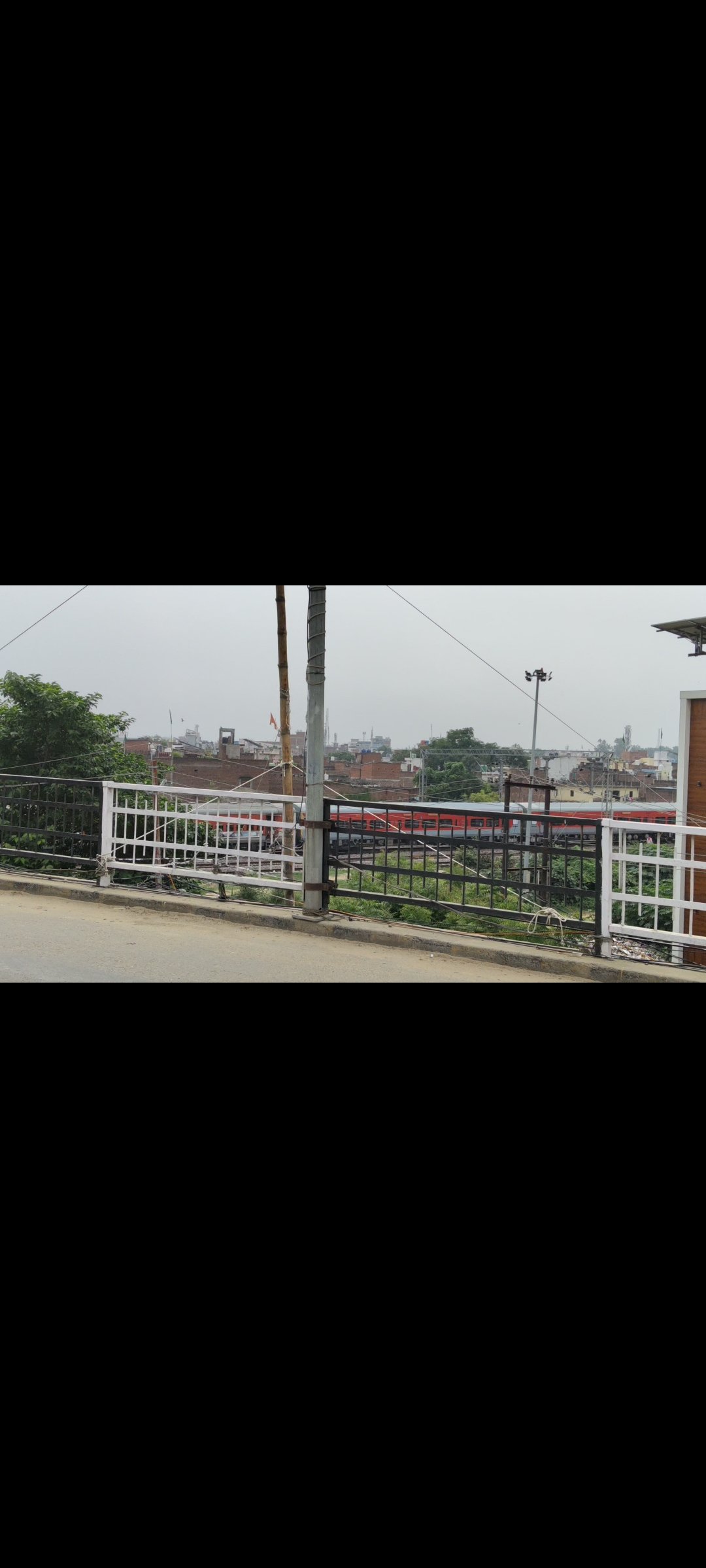 14231 Manwar Sangam Express photo 4