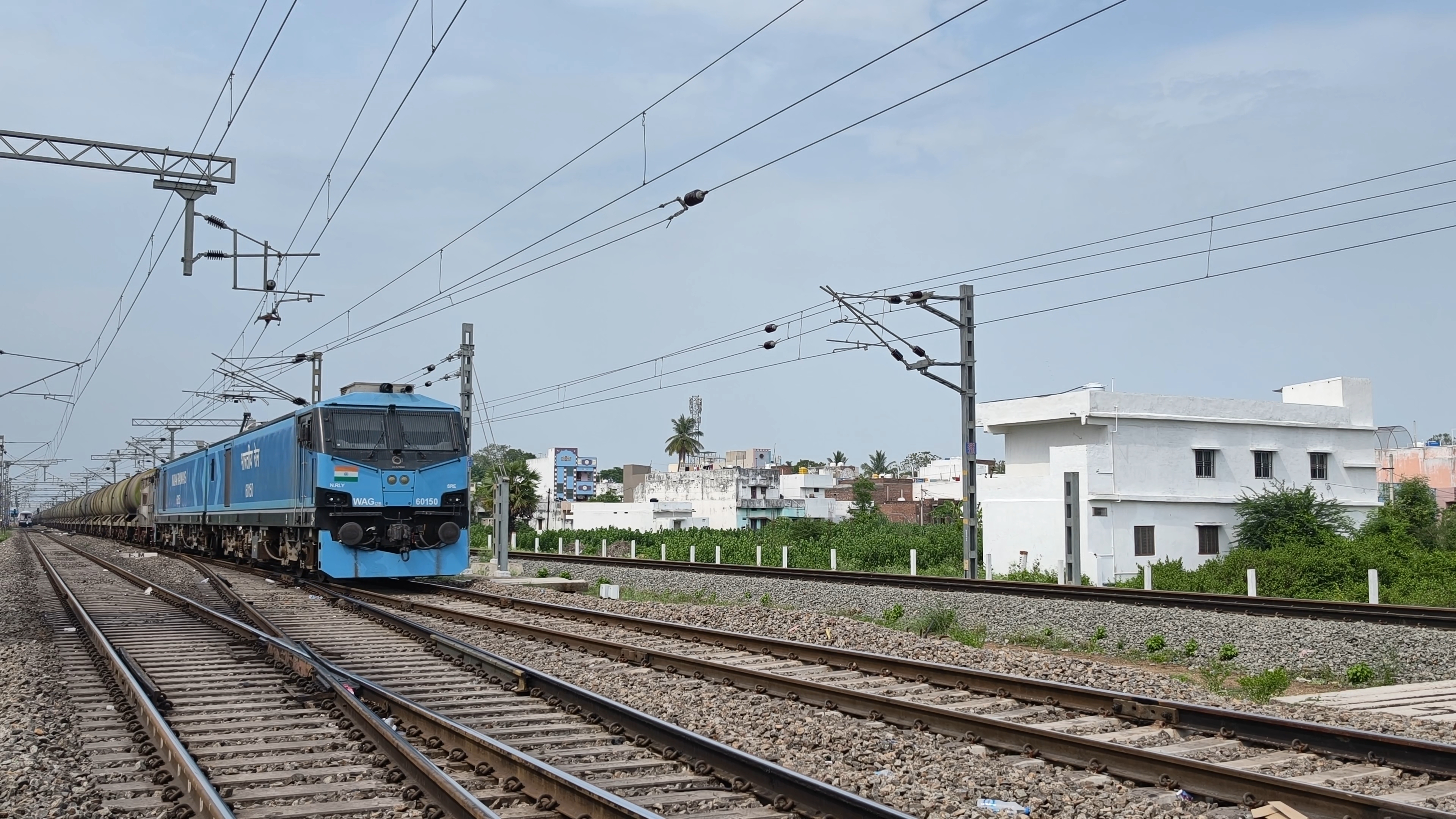 22801 Visakhapatnam - MGR Chennai Central Weekly SF Express photo 3