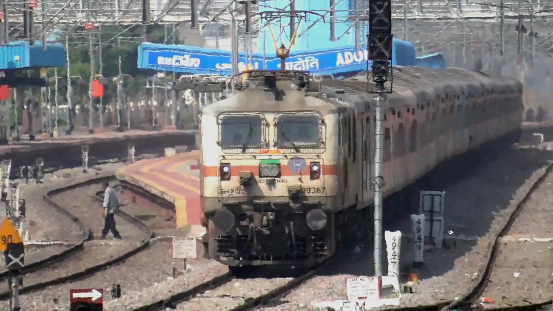 12213 Yesvantpur - Delhi Sarai Rohilla AC Duronto Express photo 1
