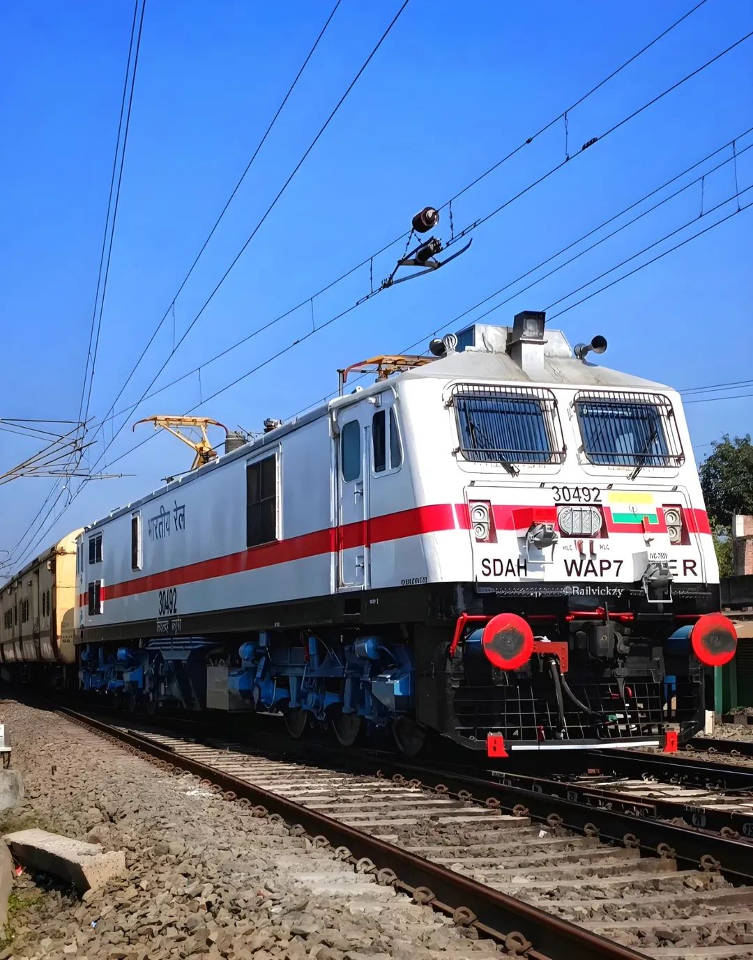 08073 Santragachi - Yelahanka Special Fare SF Special photo 3