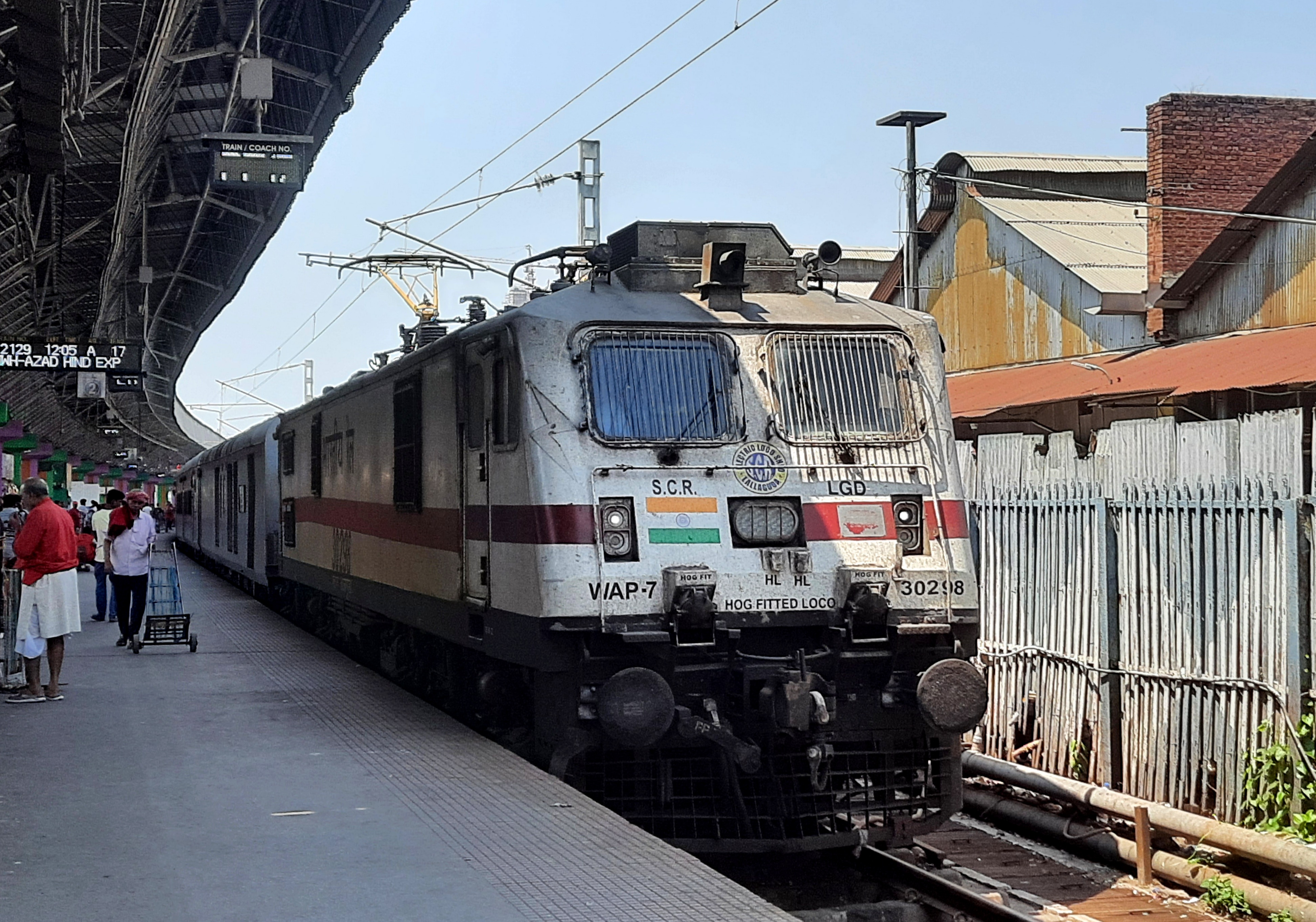 95215 BL15 / Mumbai CSMT - Badlapur Fast Local photo 4