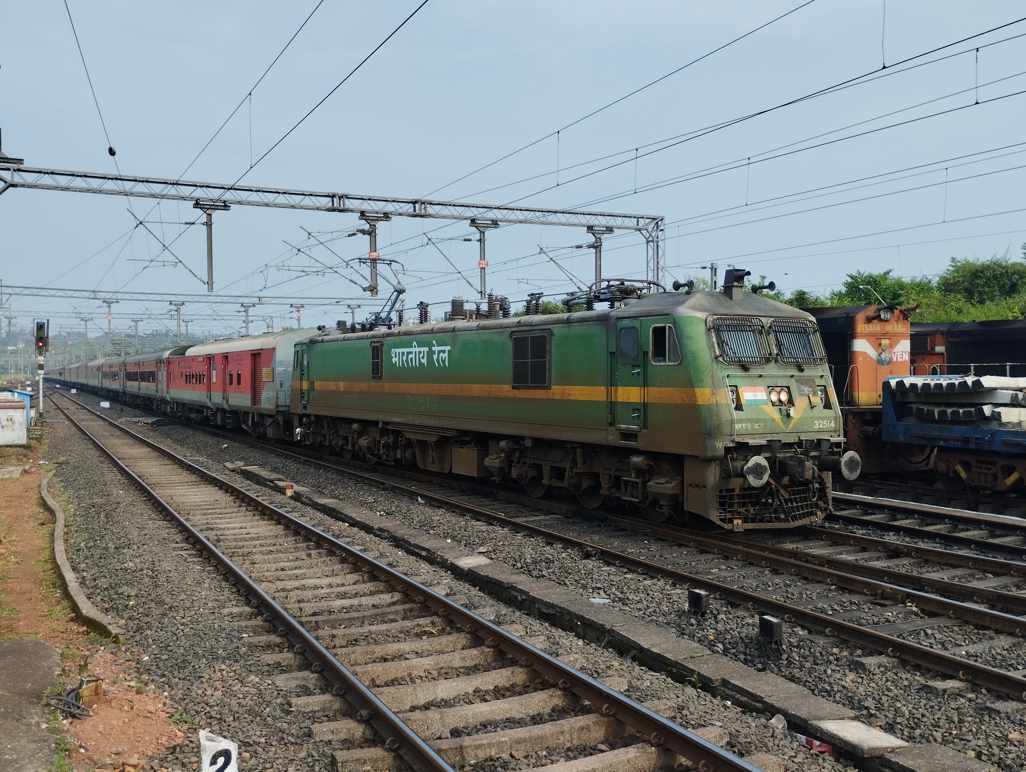 31316 Kalyani Simanta - Sealdah Local photo 2