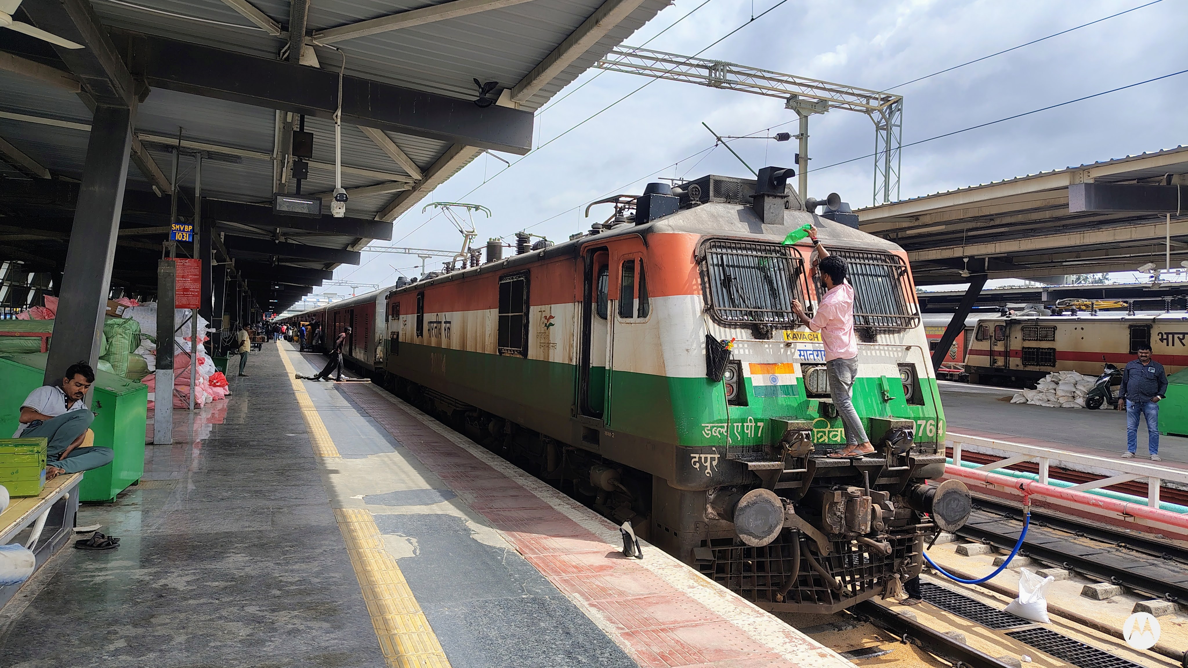 12245 Howrah - SMVT Bengaluru Duronto Express photo 5