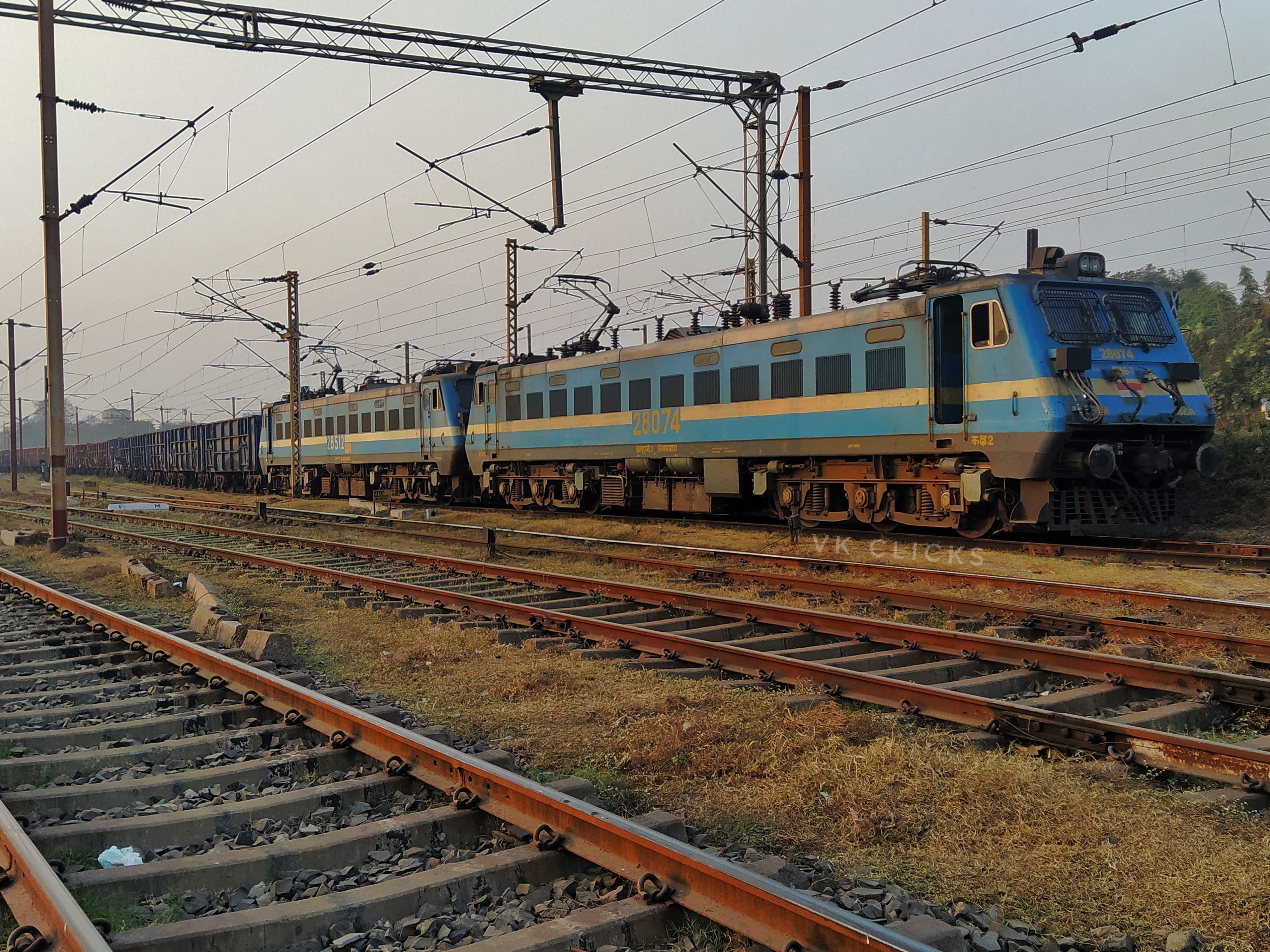 64013 Palwal - Shakurbasti EMU photo 4