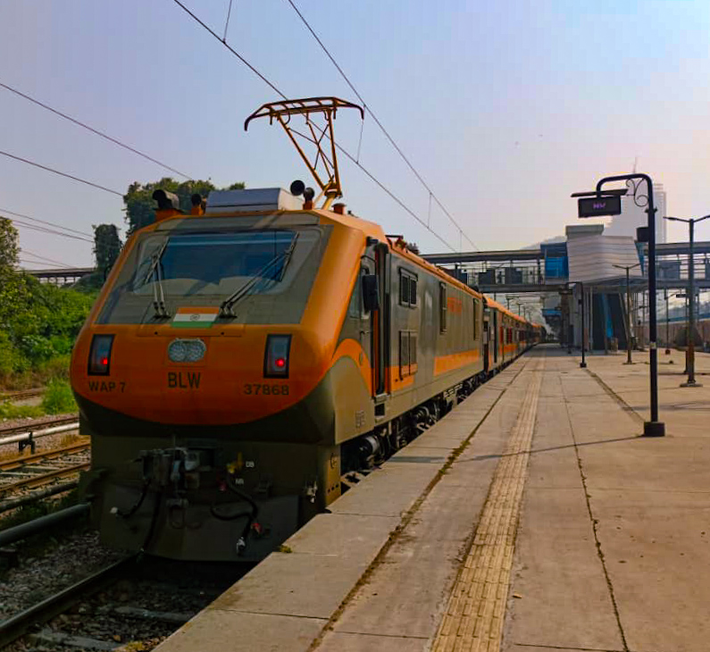 37045 Howrah - Seoraphuli Local photo 3