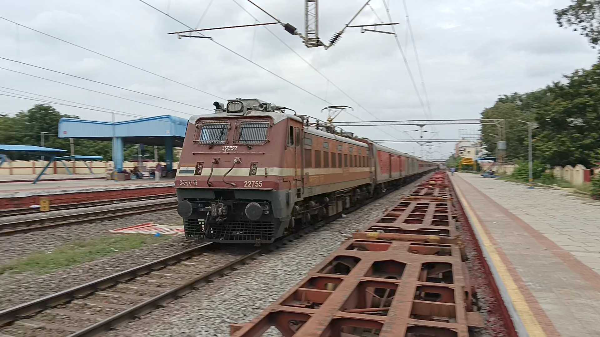 17033 Singareni MEMU Express photo 3