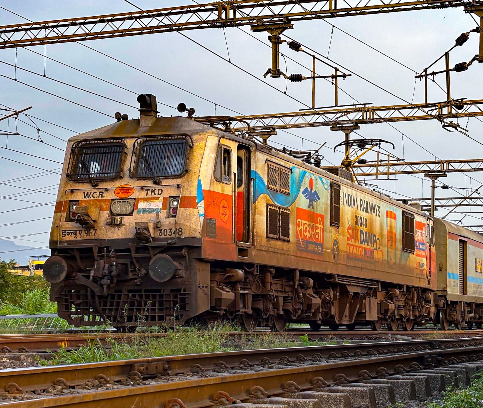 22221 Mumbai CSMT - Hazrat Nizamuddin Rajdhani Express photo 6