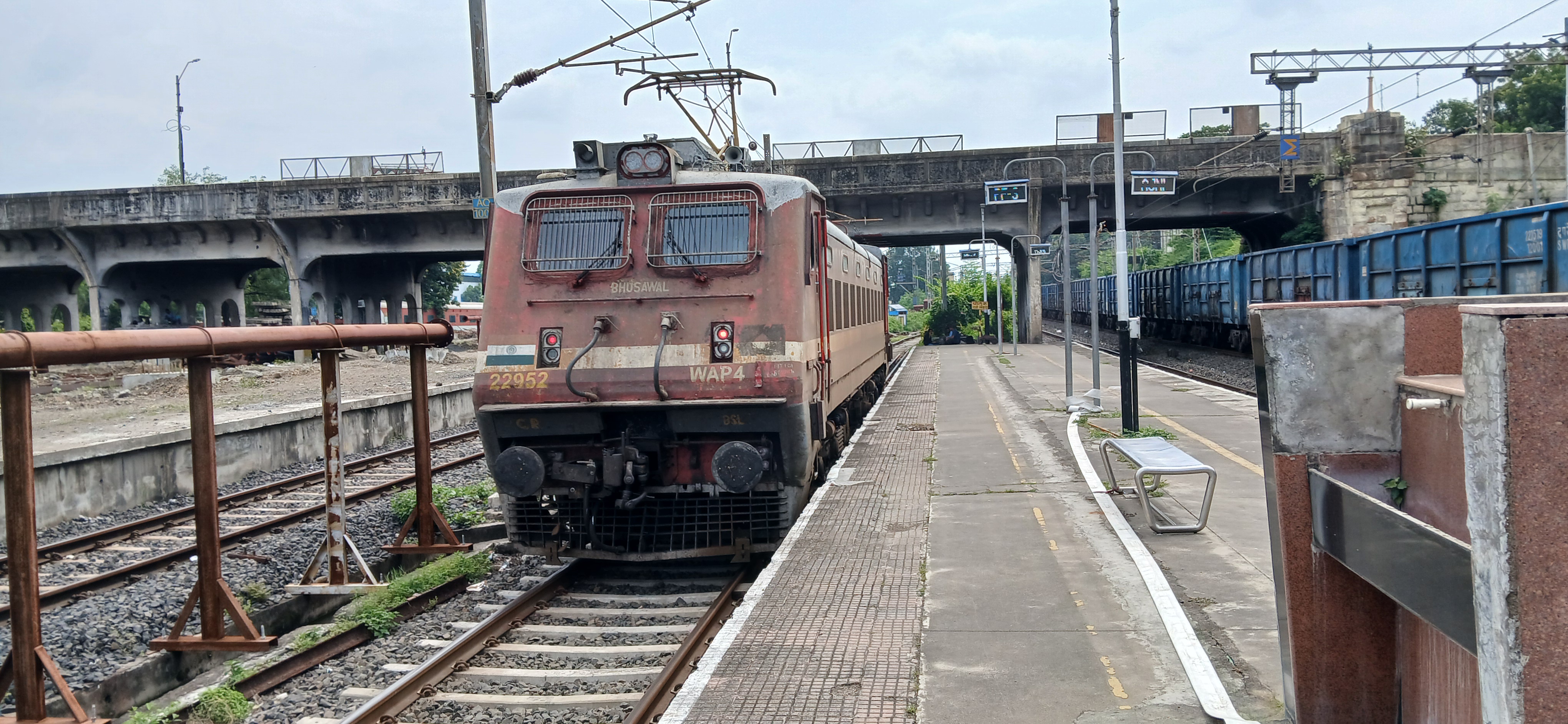 68763 Rajim - Raipur MEMU photo 7