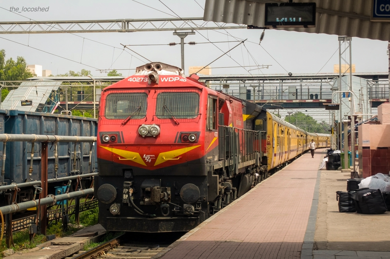 19719 Jaipur - Suratgarh Express photo 1