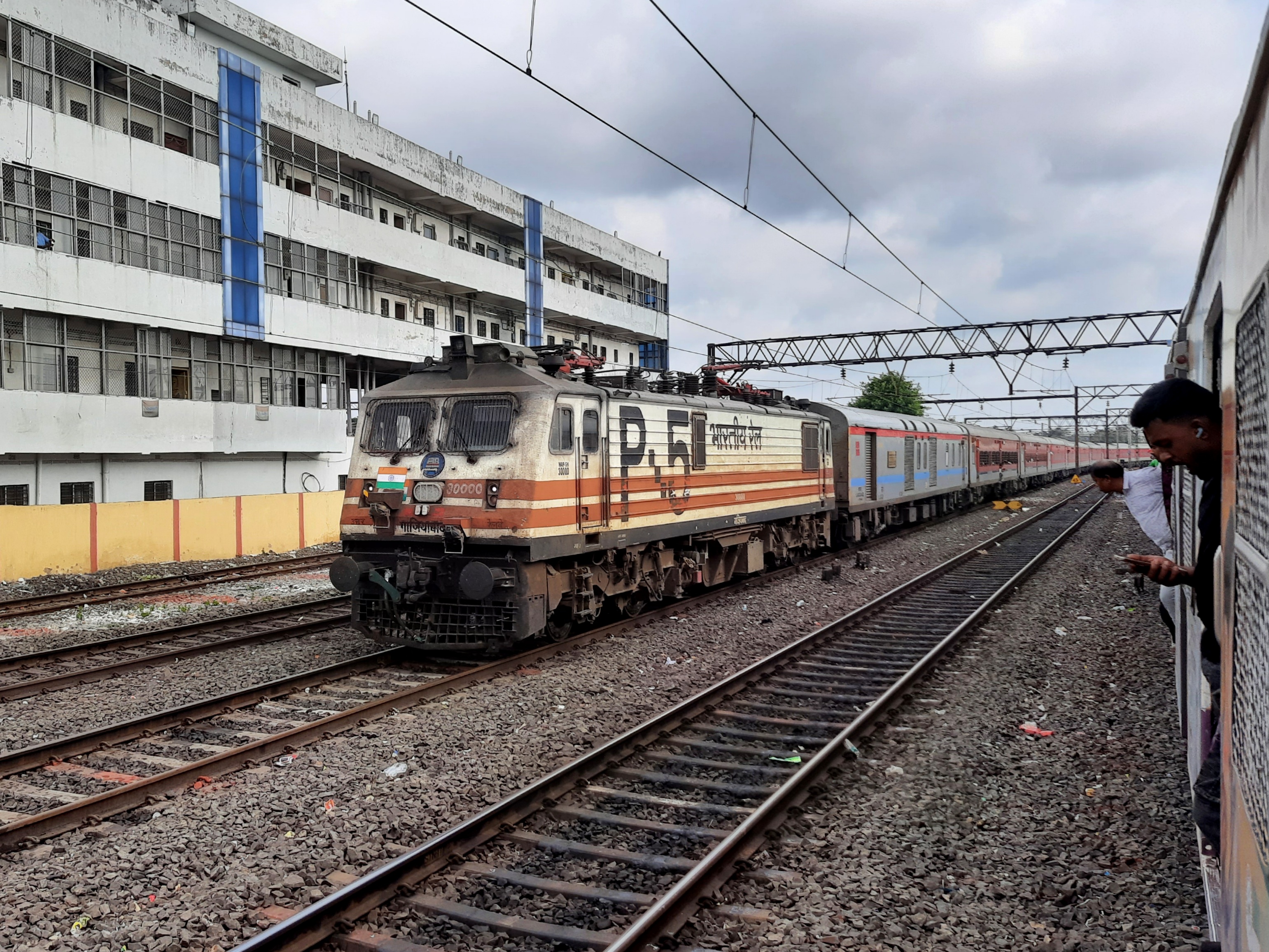 08403 Bhubaneswar - SMVT Bengaluru Special Fare Summer Special photo 4